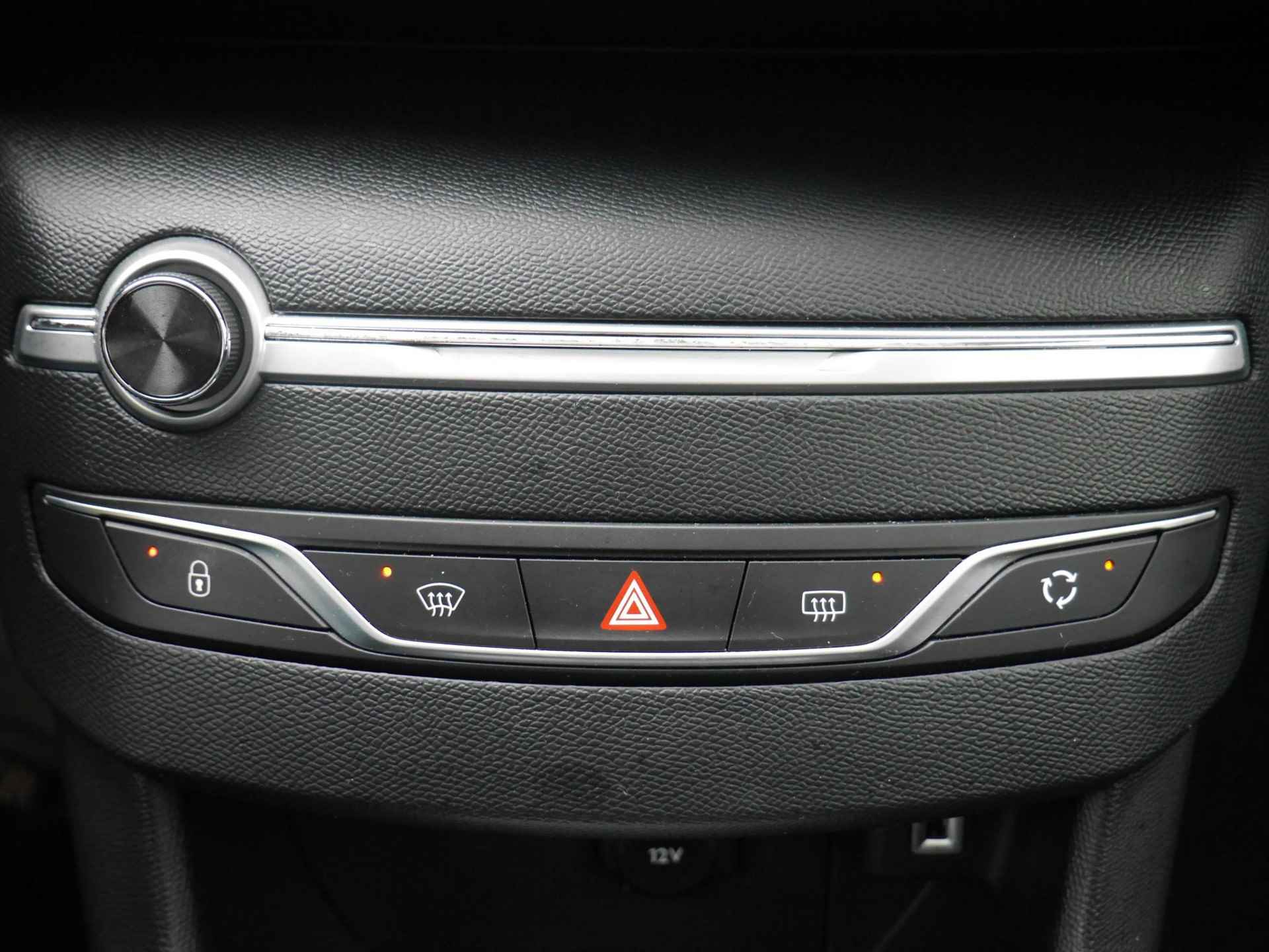 Peugeot 308 1.2 PureTech Executive 110 Pk | Panorama Dak | Cruise Control | Climate Control | Navigatie | Parkeersensoren Voor & Achter | Mistlampen Voor - 34/45