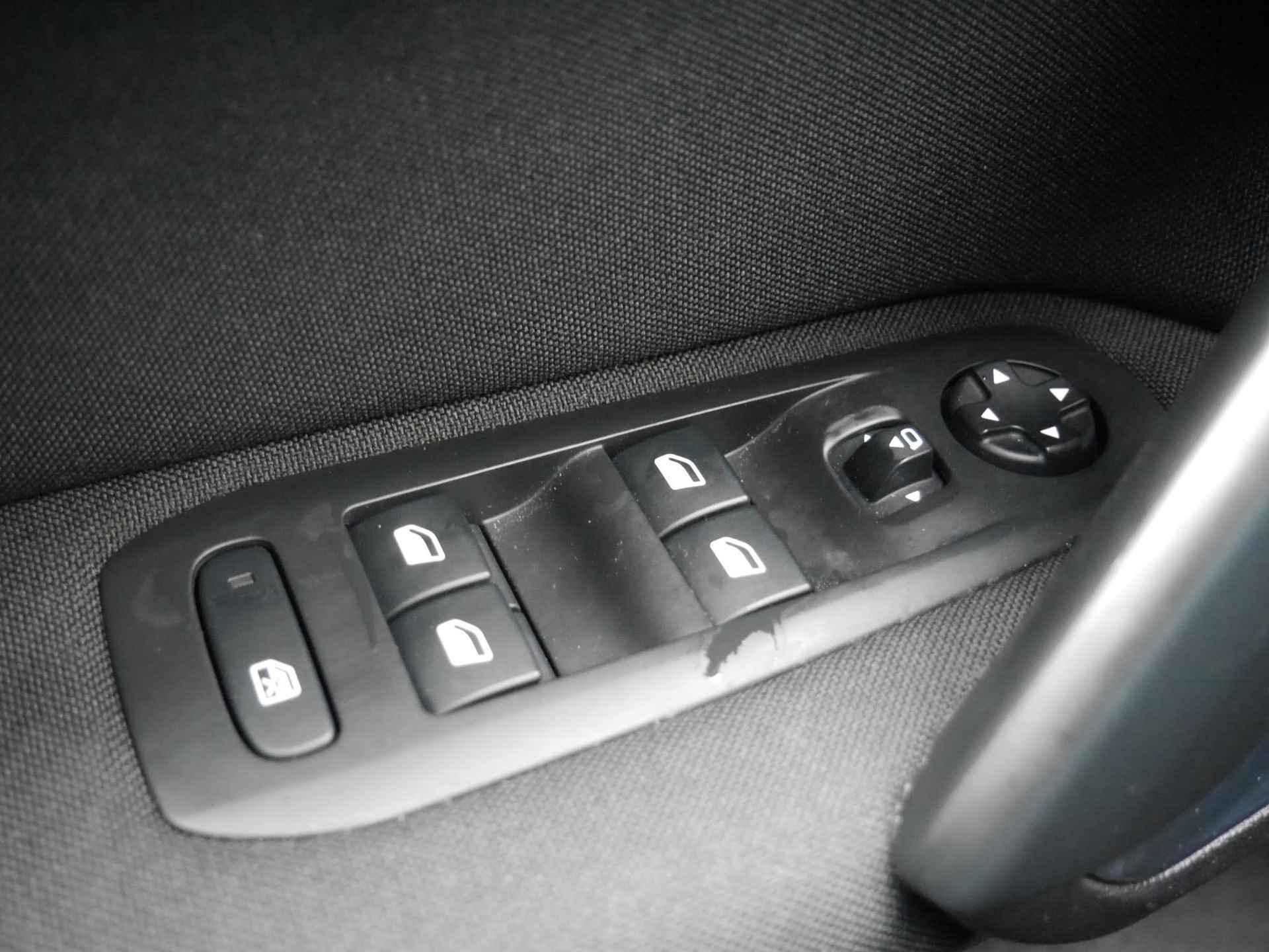 Peugeot 308 1.2 PureTech Executive 110 Pk | Panorama Dak | Cruise Control | Climate Control | Navigatie | Parkeersensoren Voor & Achter | Mistlampen Voor - 39/45