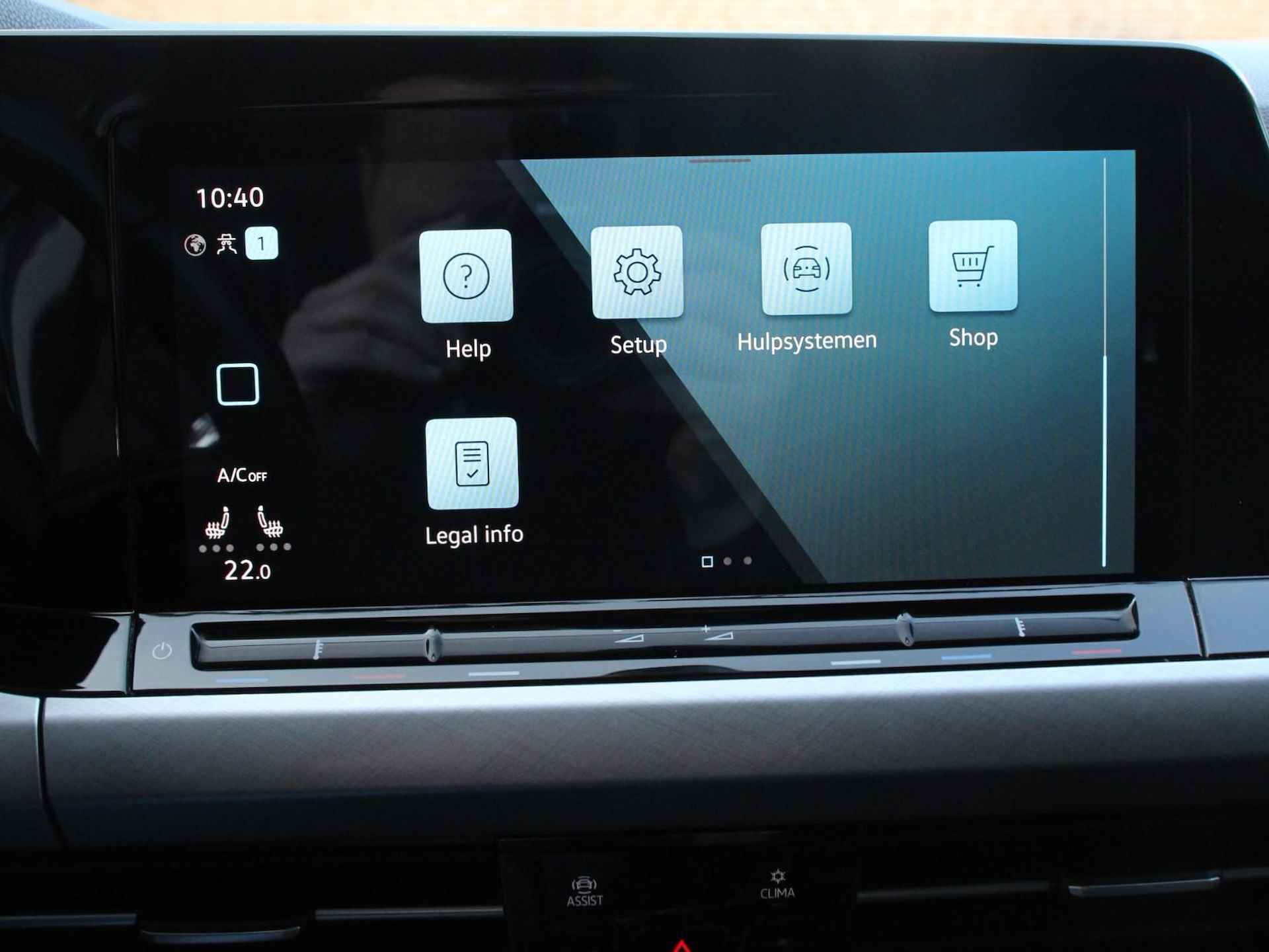 Volkswagen Golf 2.0 TDI DSG Style | Navigatie | Apple Carplay/Android Auto | Climate Control | Parkeer sensoren | Adaptive Cruise Control | Lichtmetalen velgen | - 25/38