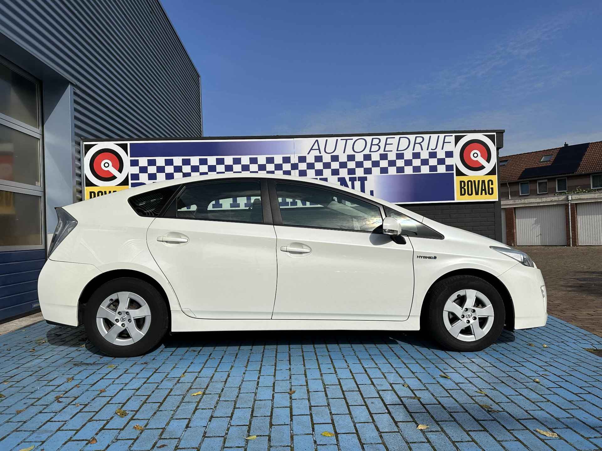 Toyota Prius 1.8 Comfort HYBRIDE NAVI CRUISE NIEUWE APK - 8/31