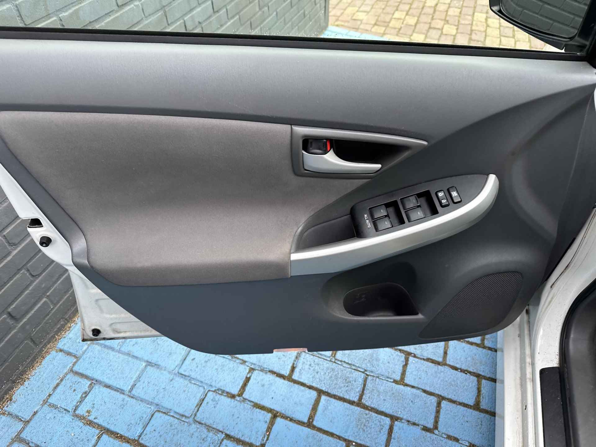 Toyota Prius 1.8 Comfort HYBRIDE NAVI CRUISE NIEUWE APK - 24/31