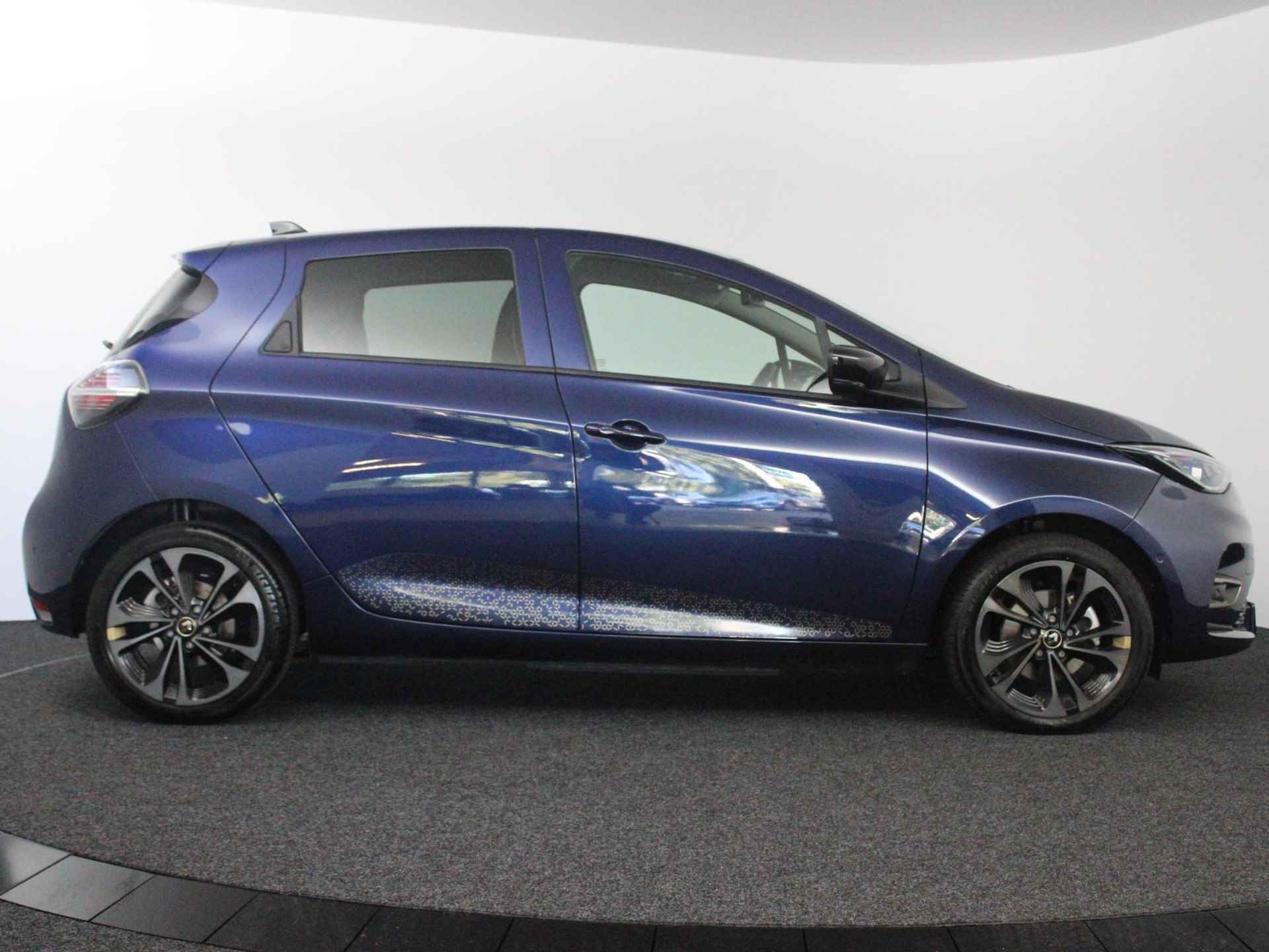 Renault ZOE R135 Iconic 52 kWh | Koopaccu | CCS-snellader | Navi | Clima | Cruise | Pack Winter | PDC V+A + Camera | Apple Carplay/Android Auto | 1e eigenaar! - 10/45