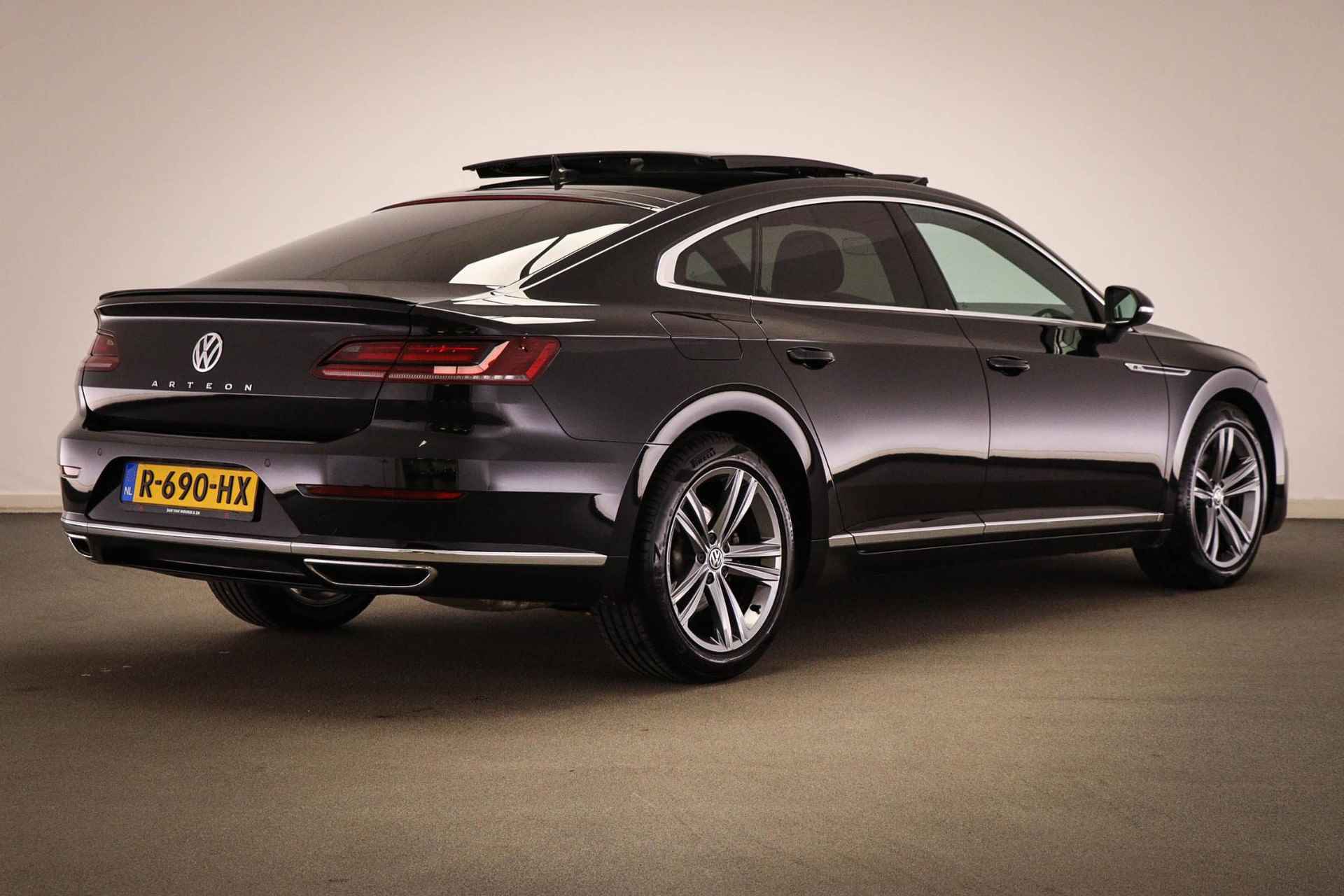 Volkswagen Arteon 2.0 TSI R-Line | Panoramadak | Massage | Leder | - 2/58