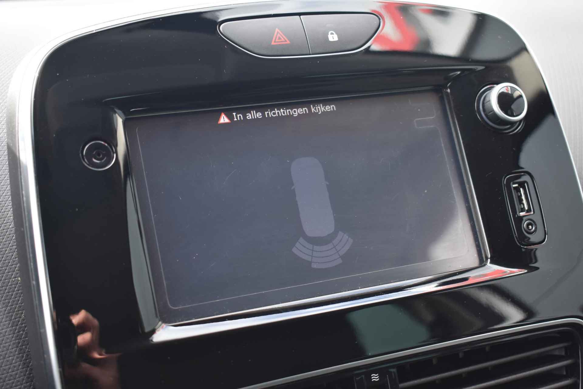 Renault Clio 0.9 TCe Limited 90pk | Navigatie | Cruise Control | Bluetooth | Parkeersensoren achter | DAB Radio - 18/39