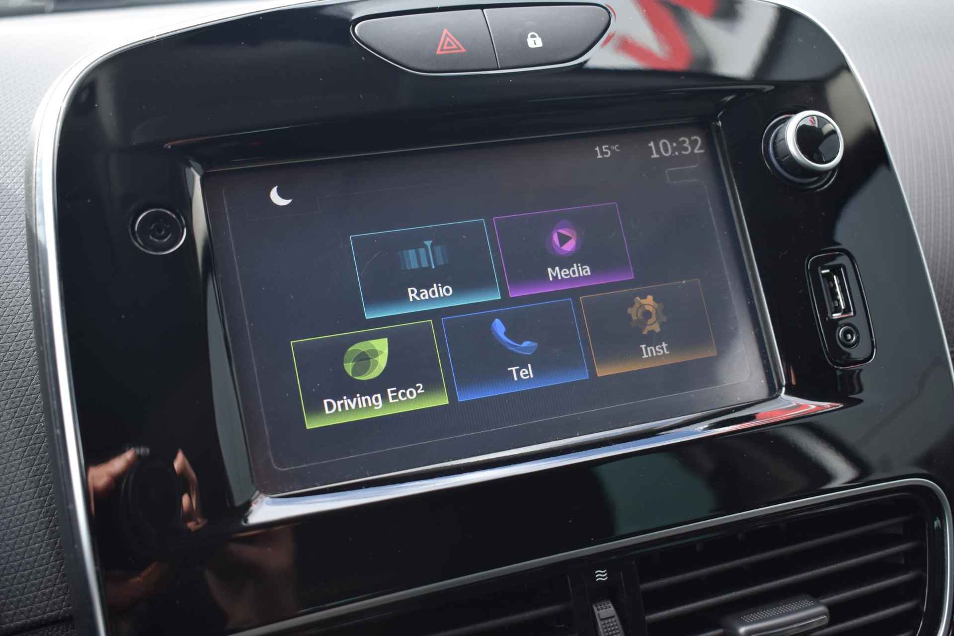 Renault Clio 0.9 TCe Limited 90pk | Cruise Control | Bluetooth | Parkeersensoren achter | DAB Radio - 25/39