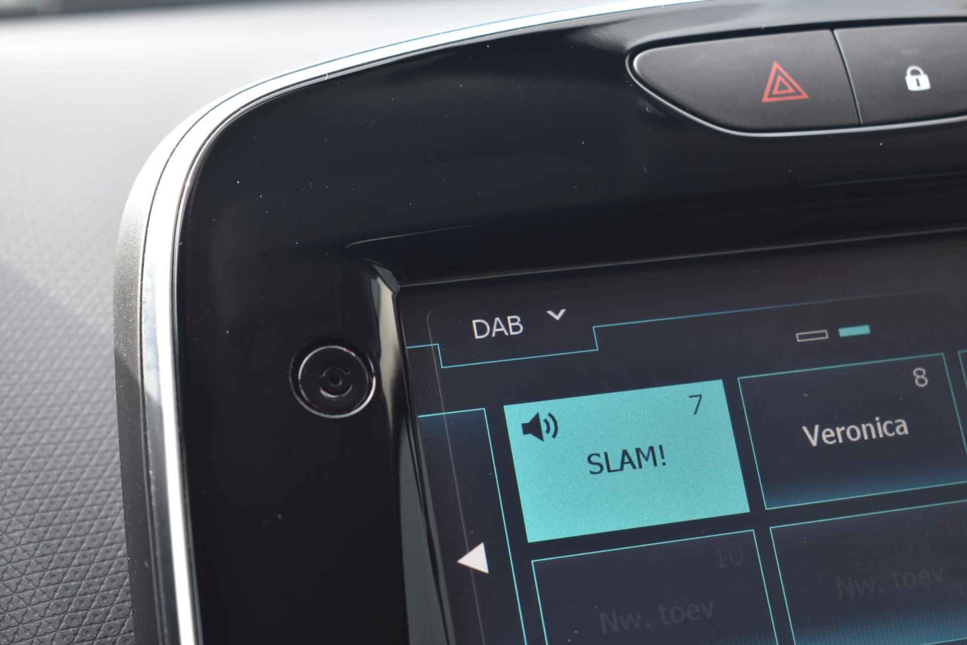 Renault Clio 0.9 TCe Limited 90pk | Navigatie | Cruise Control | Bluetooth | Parkeersensoren achter | DAB Radio - 28/39