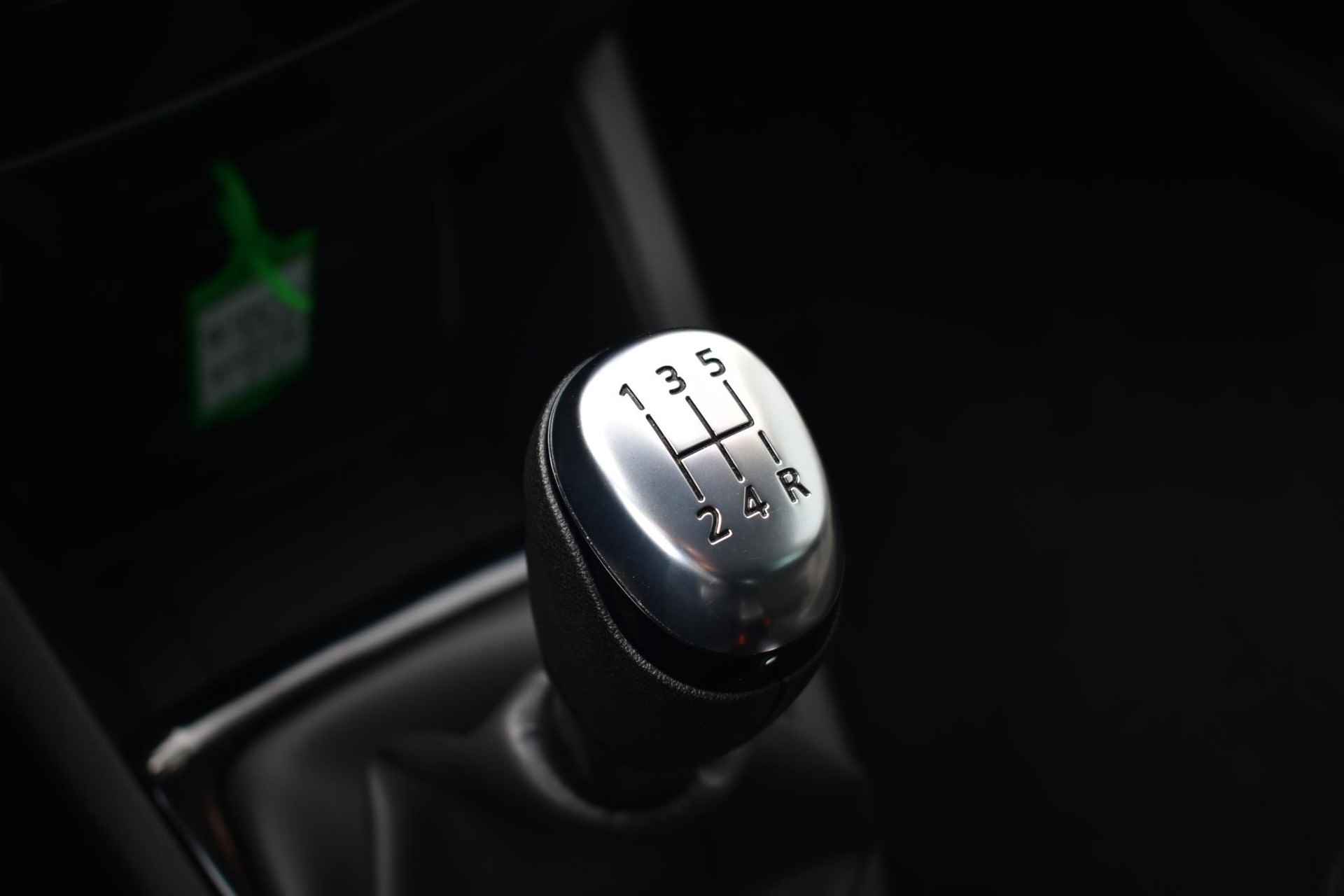 Renault Clio 0.9 TCe Limited 90pk | Cruise Control | Bluetooth | Parkeersensoren achter | DAB Radio - 31/39