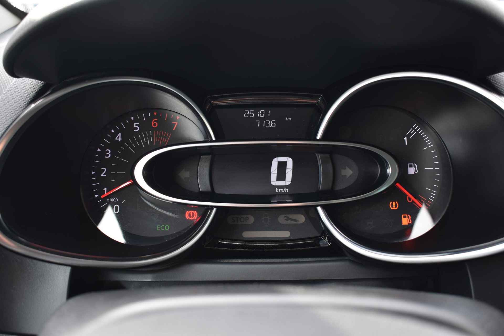 Renault Clio 0.9 TCe Limited 90pk | Cruise Control | Bluetooth | Parkeersensoren achter | DAB Radio - 33/39