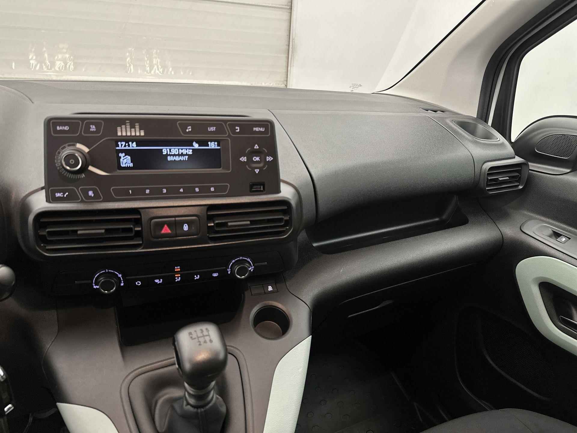 Citroen Berlingo MPV Live 110 pk | Airco | Cruise Control | Parkeersensoren Achter | Bluetooth | Radio | Zijschuifdeur Links/Rechts | Verkeersbord Detectie | Centrale Deurvergrendeling met Afstandsbediening | - 20/30