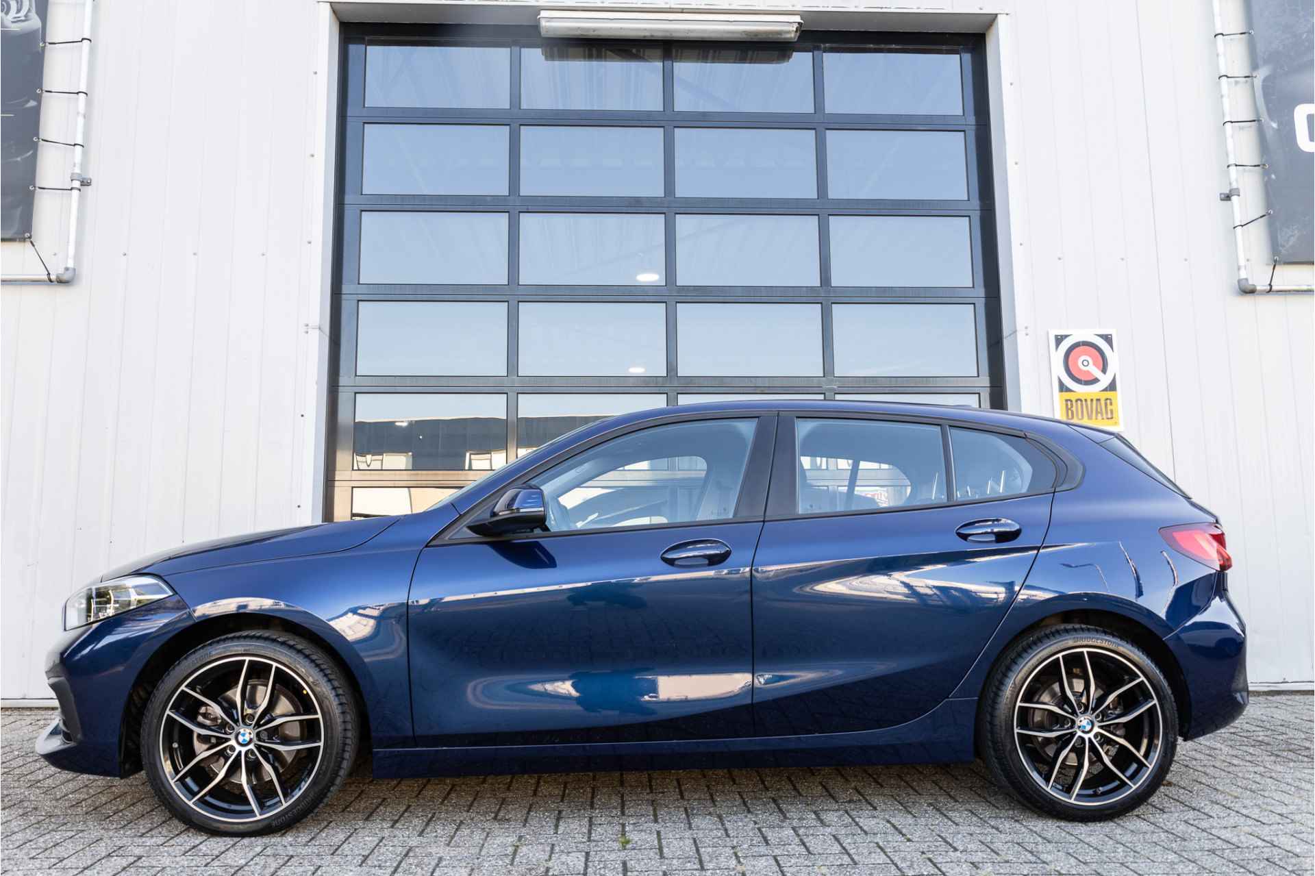 BMW 1-serie 118i Executive Edition Rijklaar✅Navipro✅18Inch✅Shadowline✅LED✅BTW - 4/27