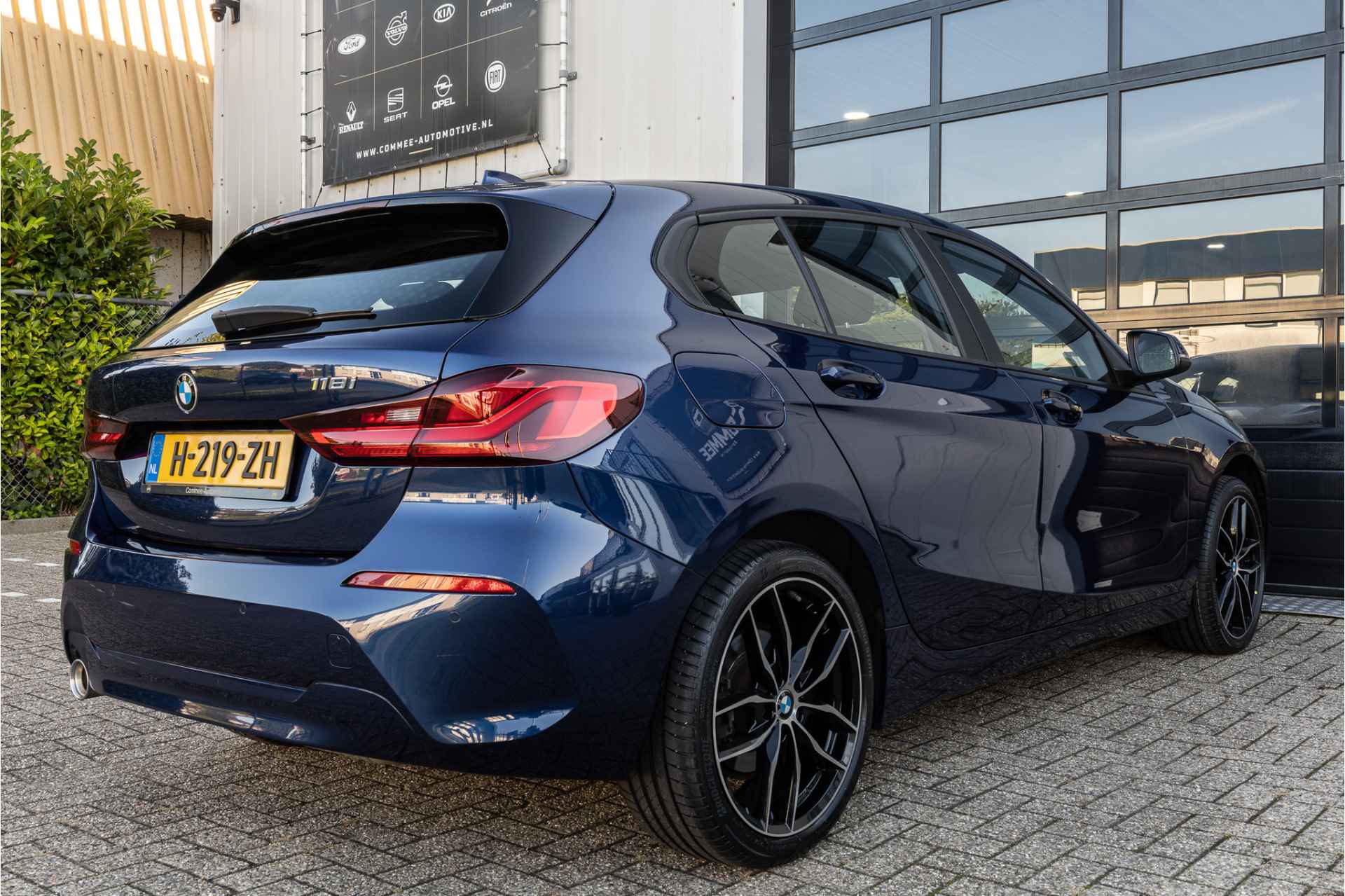 BMW 1-serie 118i Executive Edition Rijklaar✅Navipro✅18Inch✅Shadowline✅LED✅BTW - 10/27