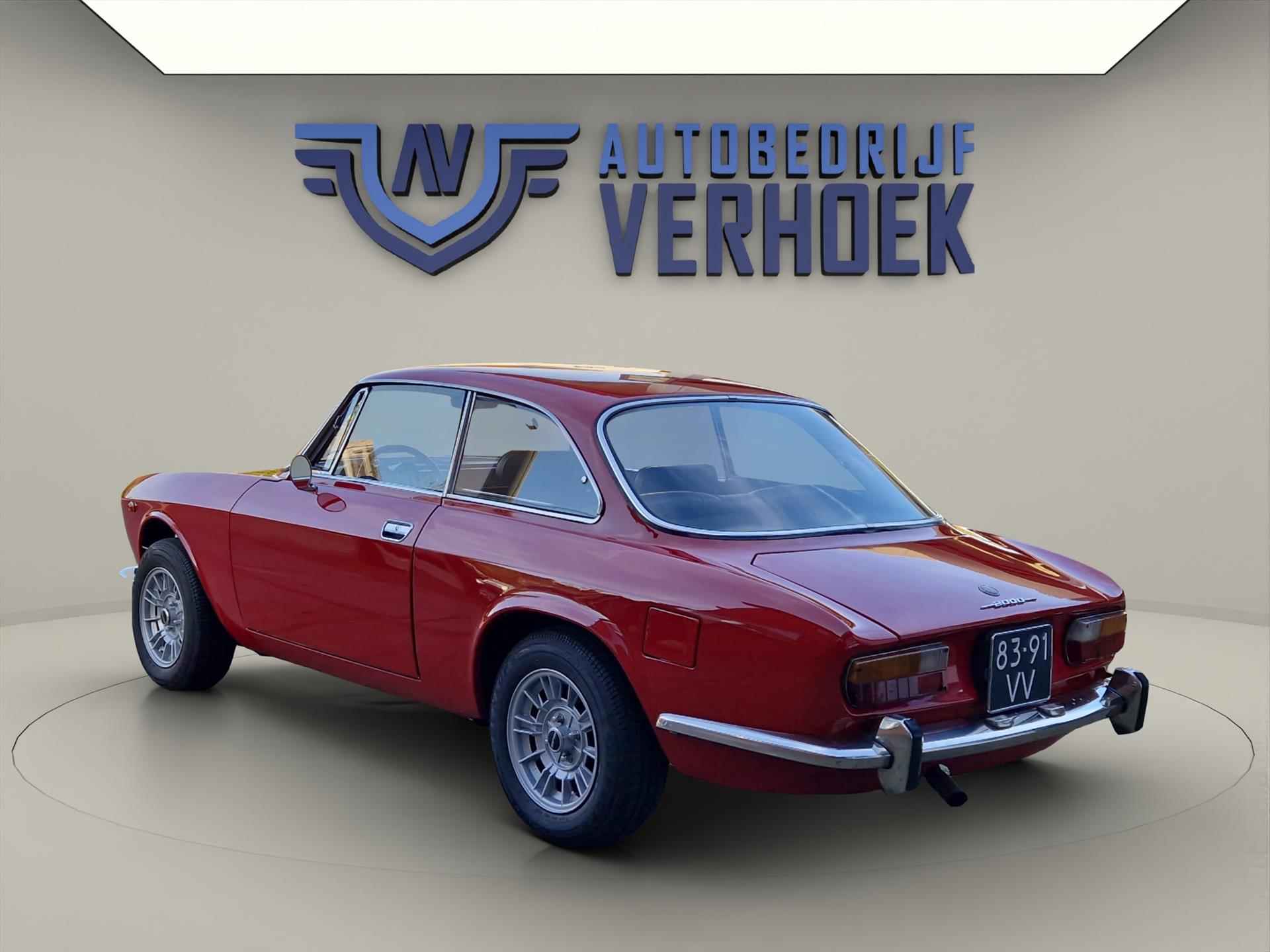 Alfa Romeo 2000 2.0 GTV Bertone - Veel reserve onderdelen - 3/17