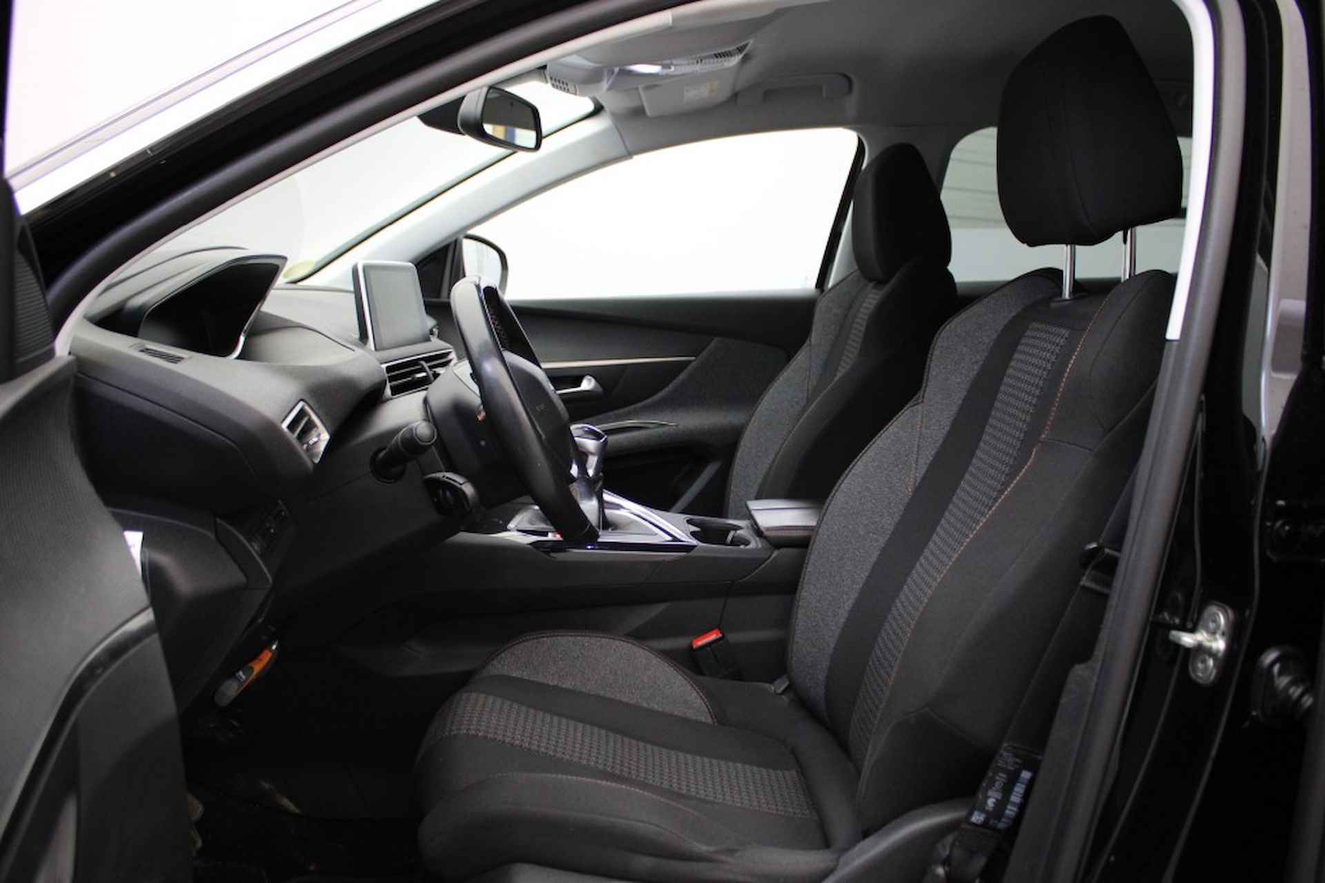 PEUGEOT 3008 1.6 BlueHDi Blue Lease Executive - Digital Cockpit - 8/23