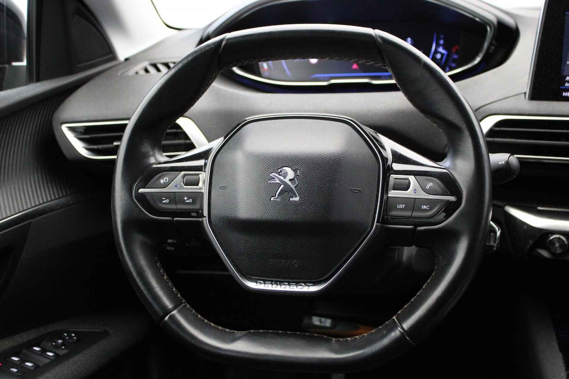 PEUGEOT 3008 1.6 BlueHDi Blue Lease Executive - Digital Cockpit - 11/23