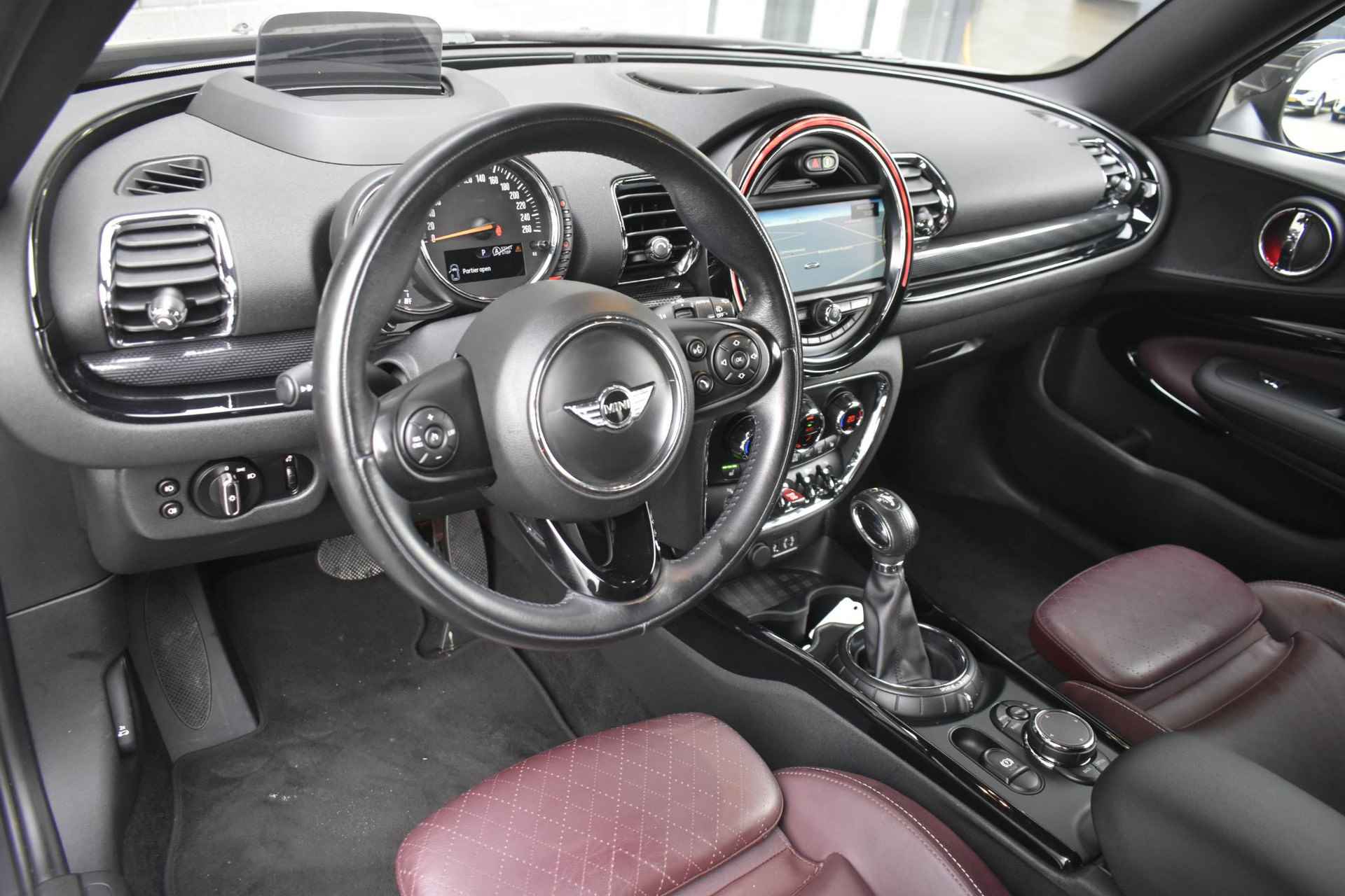 Mini Clubman 2.0 Cooper S Chili Serious Business / Automaat / JCW Wielen / HUD / Stoelverwarming / 54.624 KM! - 3/43