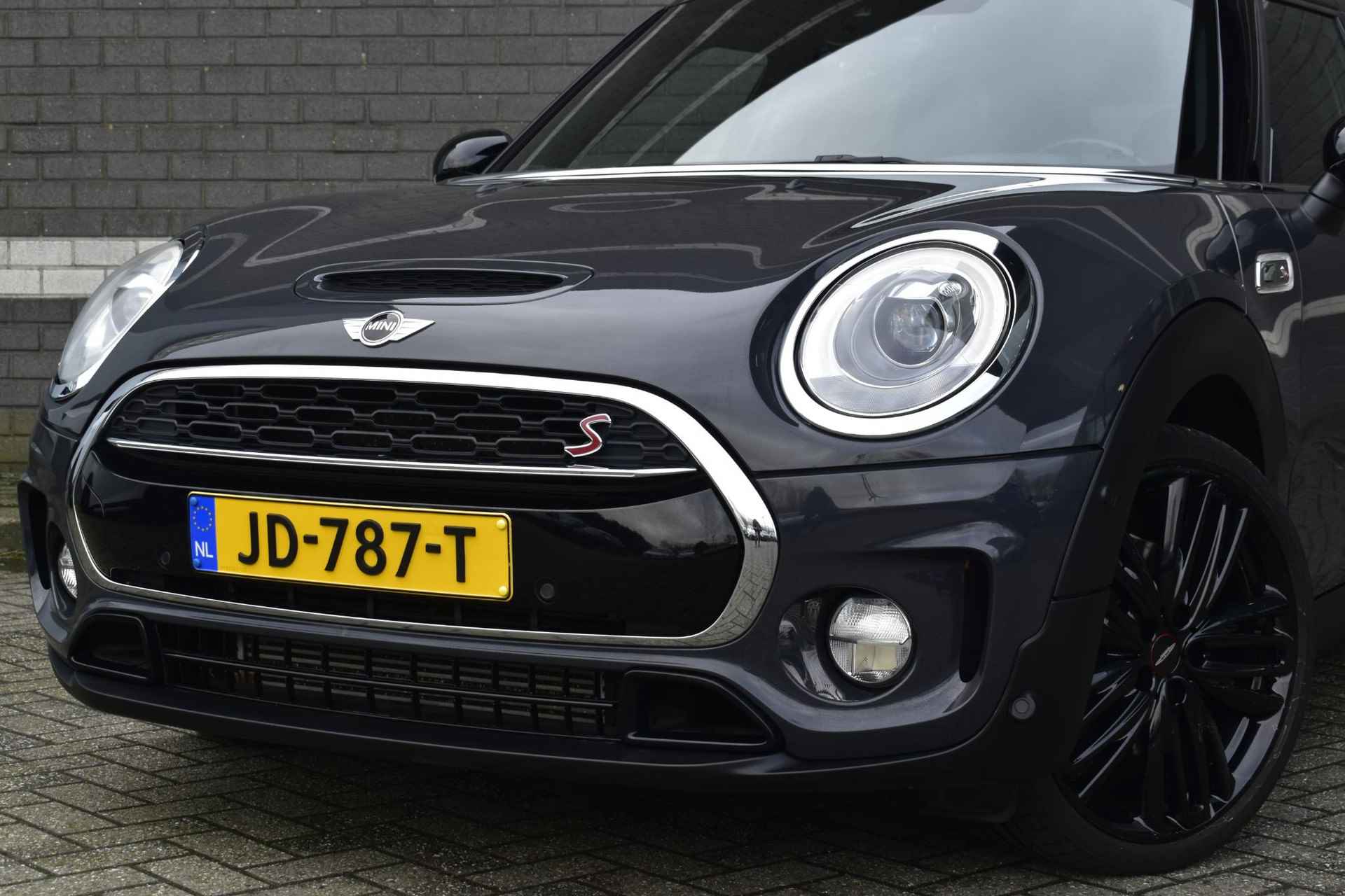 Mini Clubman 2.0 Cooper S Chili Serious Business / Automaat / JCW Wielen / HUD / Stoelverwarming / 54.624 KM! - 23/43