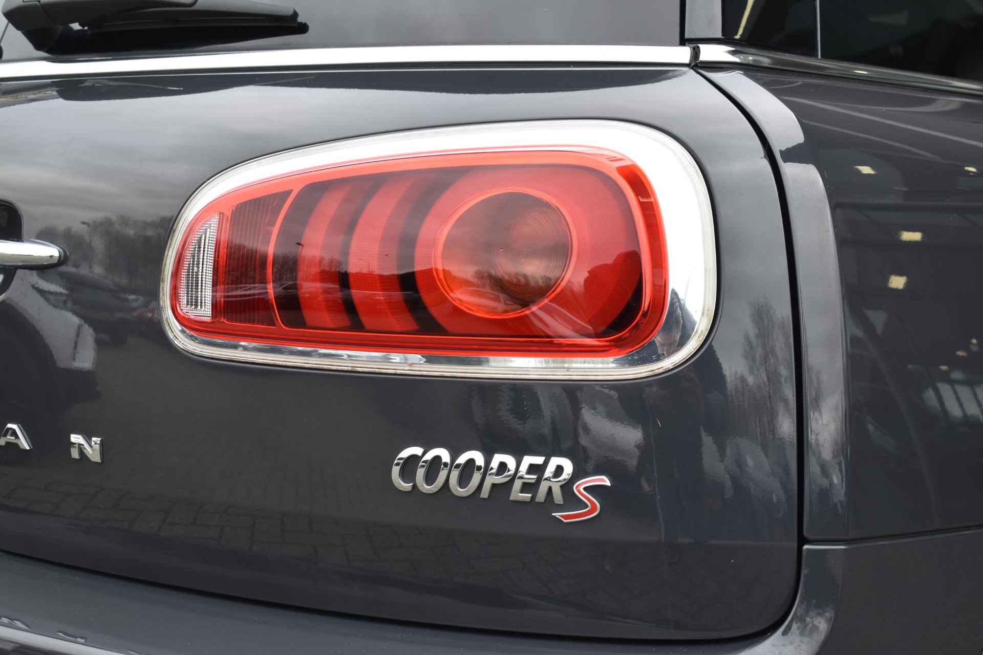 Mini Clubman 2.0 Cooper S Chili Serious Business / Automaat / JCW Wielen / HUD / Stoelverwarming / 54.624 KM! - 28/43