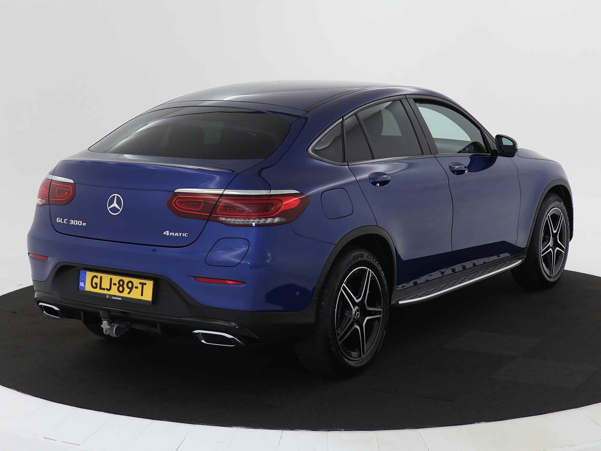 Mercedes-Benz GLC Coupé 300 e 4-Matic AMG Nightpakket | Airmatic | Trekhaak | Distronic | Dode Hoek Ass | Apple CarPLay | DAB | Sfeerverlichting | Inclusief 24 maanden MB Certified garantie voor Europa. - 3/45