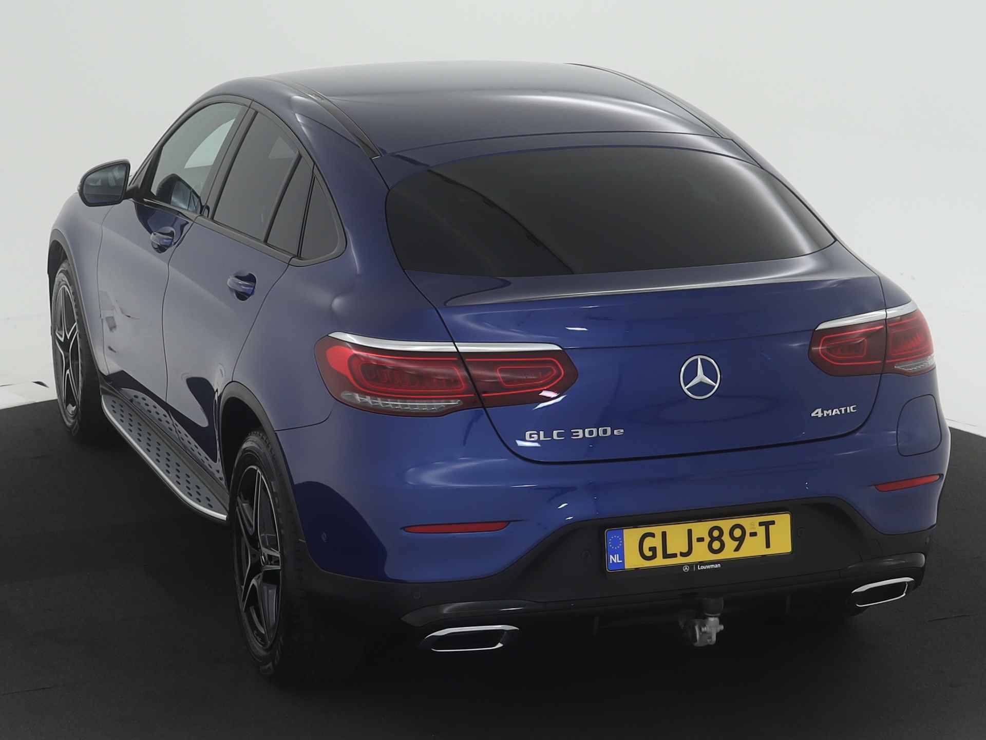 Mercedes-Benz GLC Coupé 300 e 4-Matic AMG Nightpakket | Airmatic | Trekhaak | Distronic | Dode Hoek Ass | Apple CarPLay | DAB | Sfeerverlichting | Inclusief 24 maanden MB Certified garantie voor Europa. - 28/45