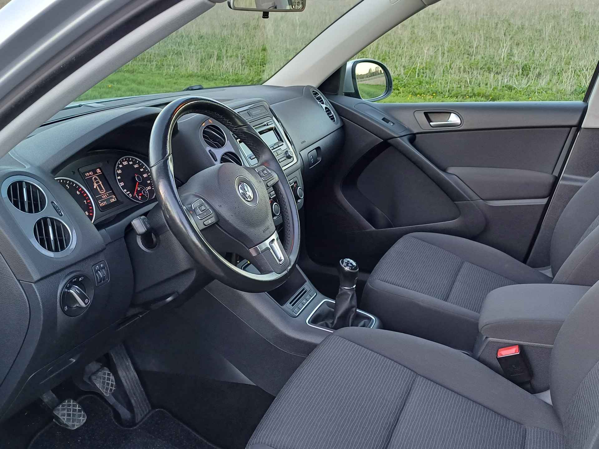 Volkswagen Tiguan 1.4 TSI Sport&Style Trekhaak | Pano dak | Clima | Parkeerhulp V+A | Telefoon voorbereiding - 19/41