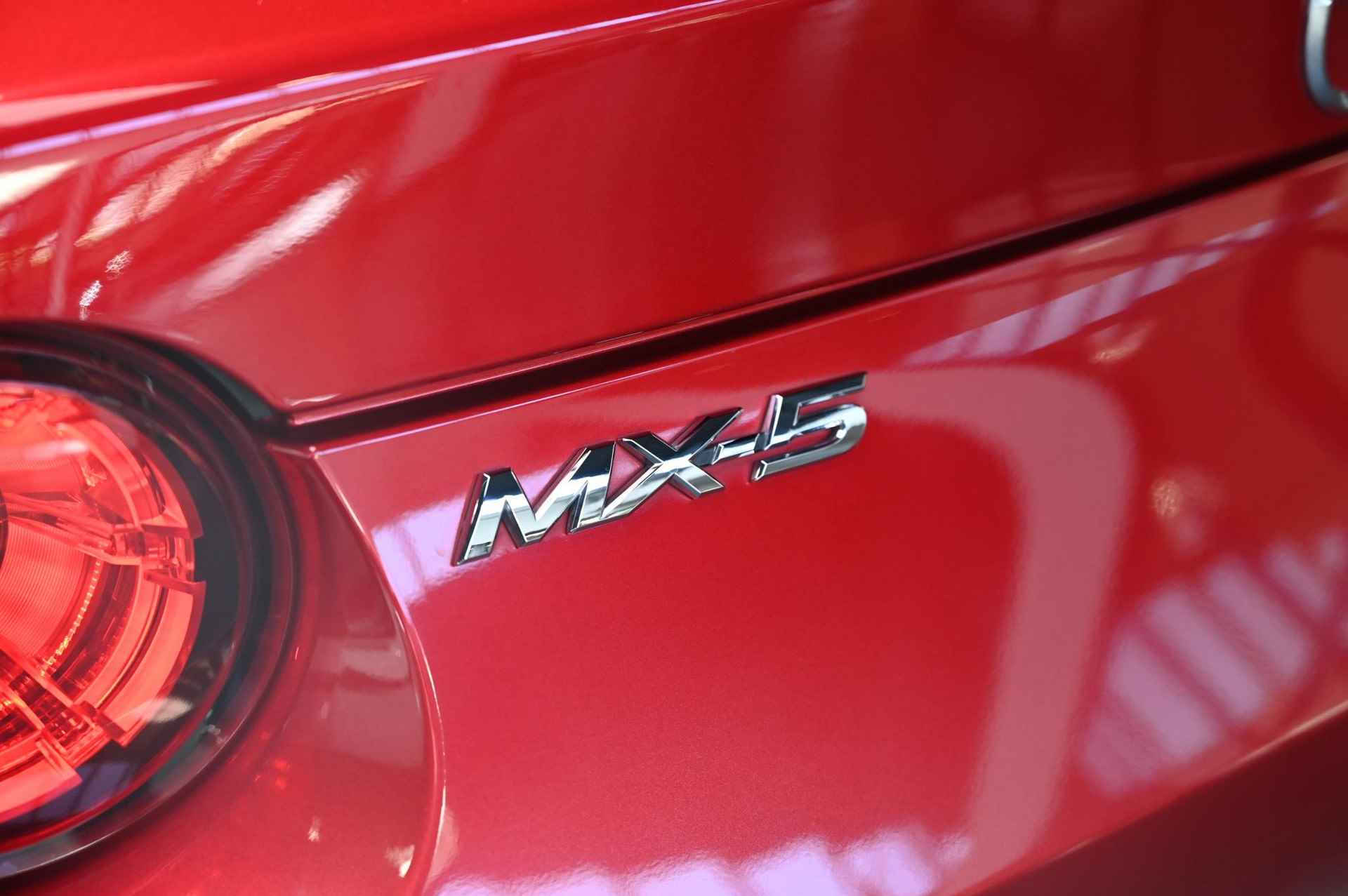 Mazda MX-5 Roadster SkyActiv-G 131 6MT GT-M - 18/42