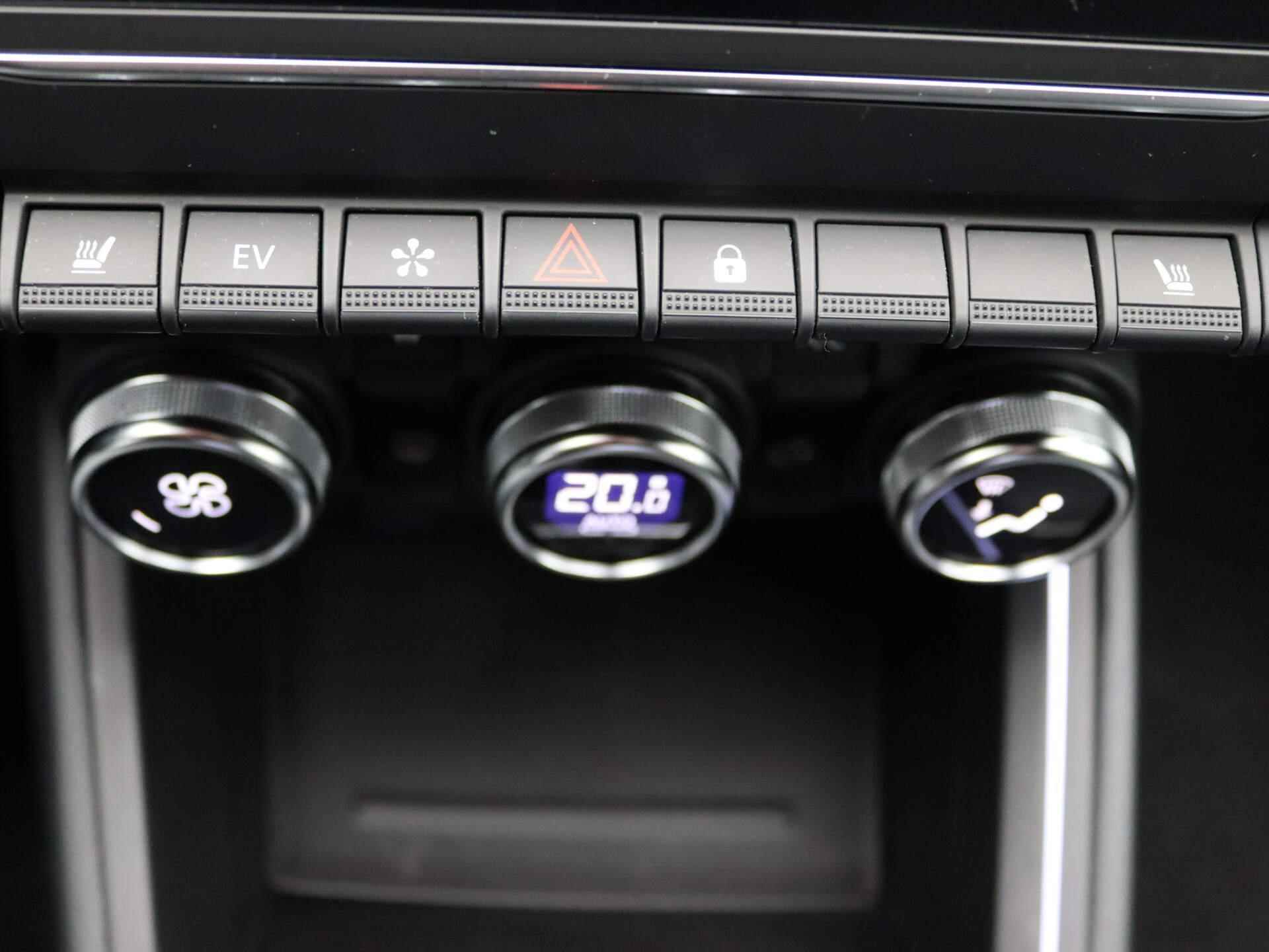 Renault Clio 140pk Hybrid Intens | Stoel- & Stuurwielverwarming | 17'' Lichtmetalen Velgen | Achteruitrijcamera | Cruise Control | Climate Control | - 8/44