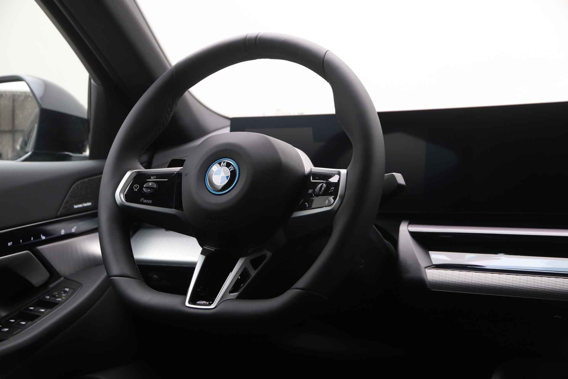 BMW i5 eDrive40 84 kWh - 3/26