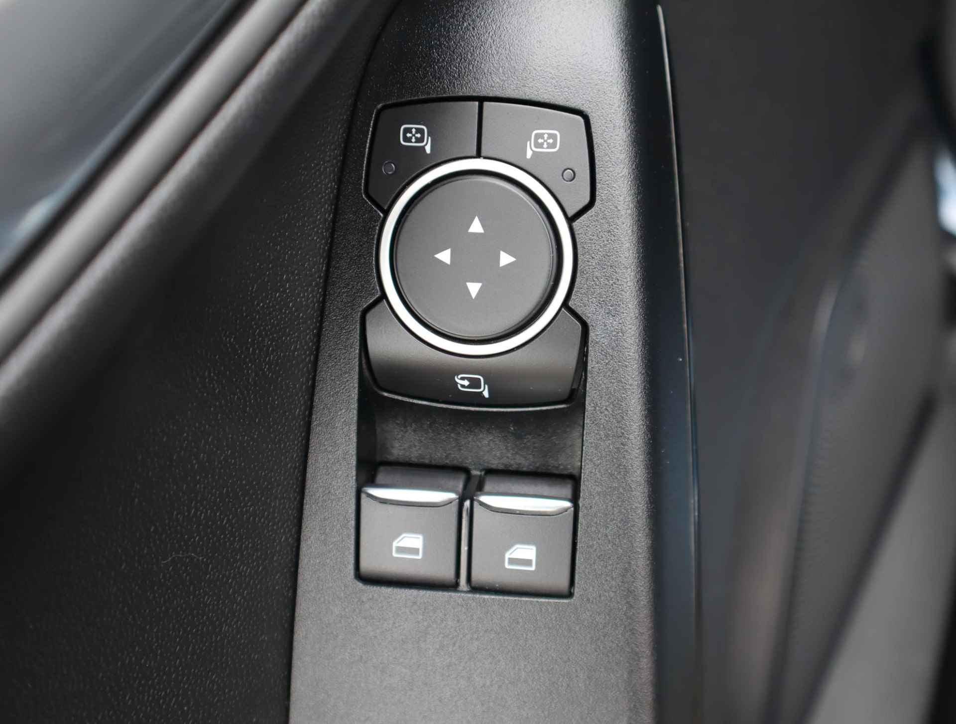 Ford Fiesta 1.1 Trend | Navigatie | Cruise Control | Lichtmetalen Velgen | Lichtsensor | Nette Auto - 13/44