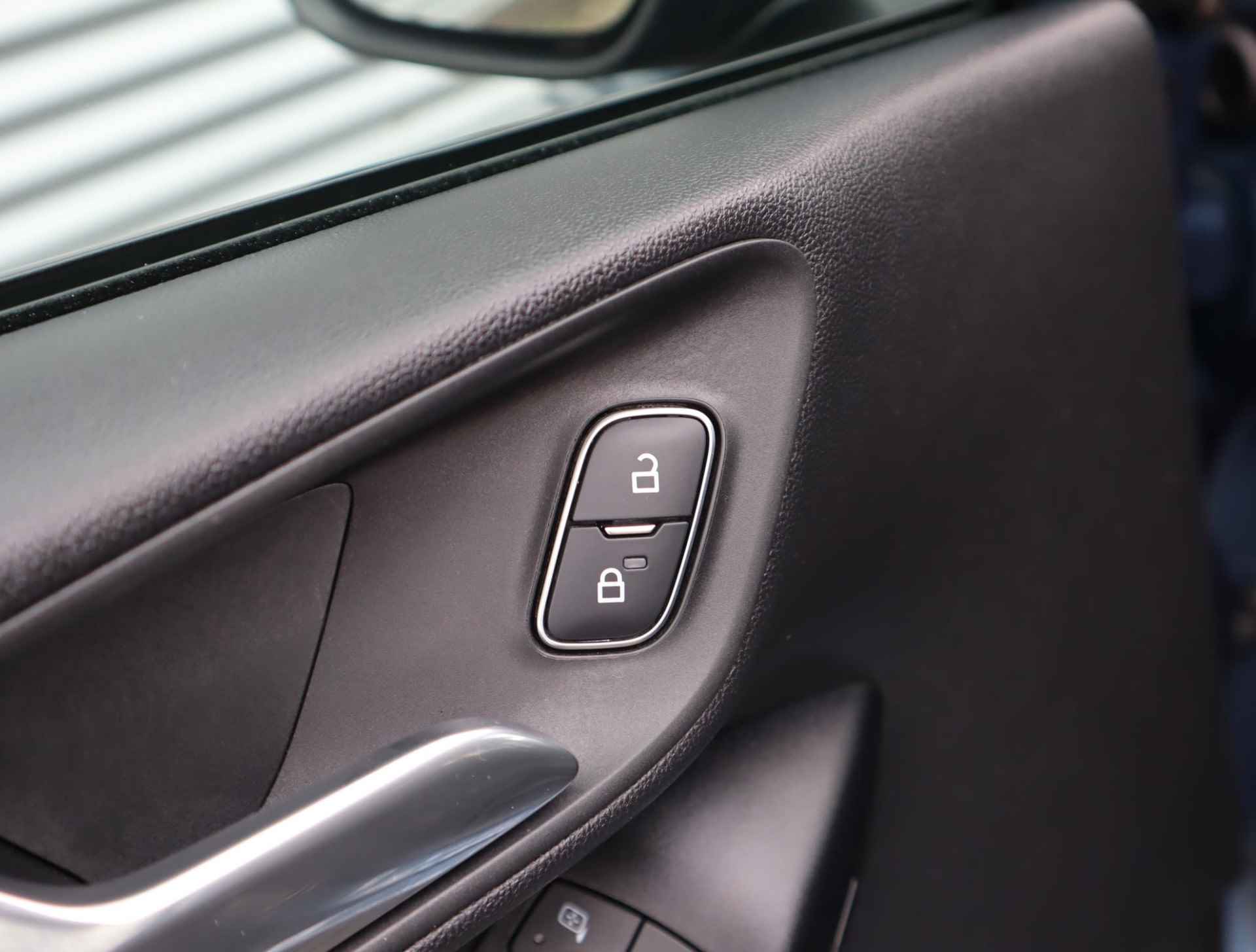 Ford Fiesta 1.1 Trend | Navigatie | Cruise Control | Lichtmetalen Velgen | Lichtsensor | Nette Auto - 14/44