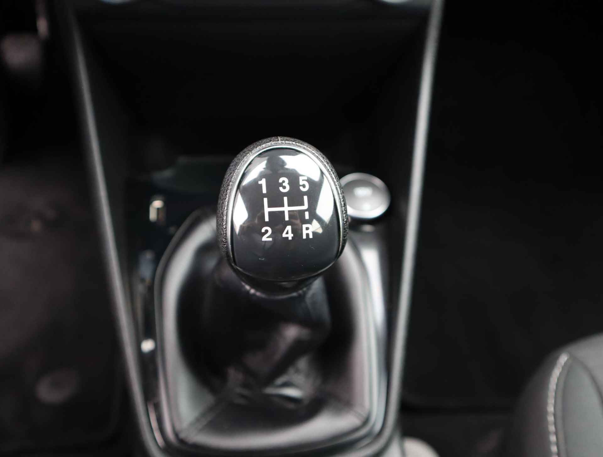 Ford Fiesta 1.1 Trend | Navigatie | Cruise Control | Lichtmetalen Velgen | Lichtsensor | Nette Auto - 19/44