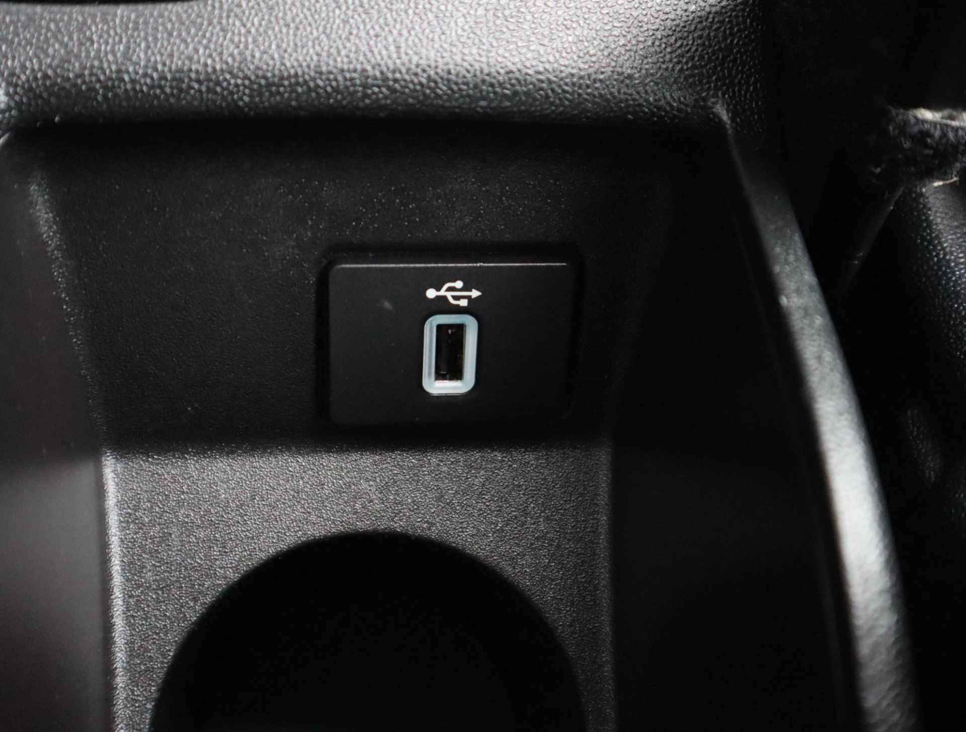 Ford Fiesta 1.1 Trend | Navigatie | Cruise Control | Lichtmetalen Velgen | Lichtsensor | Nette Auto - 21/44