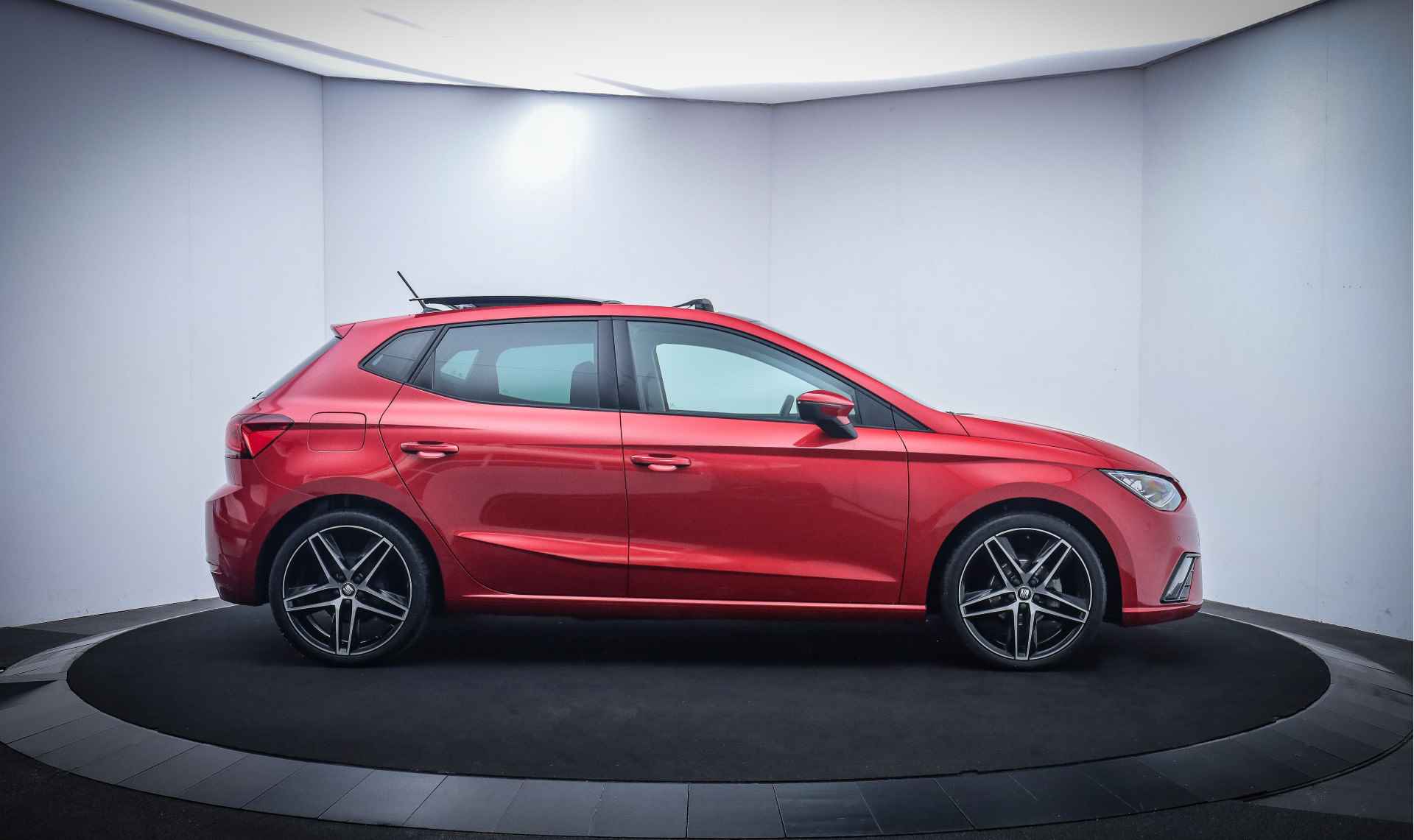 SEAT Ibiza 1.0TSI FR Intense PANO/BEATS/CAMERA/DIGIDASH/LED/CARPLAY/STOELVERW./TREKHAAK/DAB+/LMV 18'' - 4/29