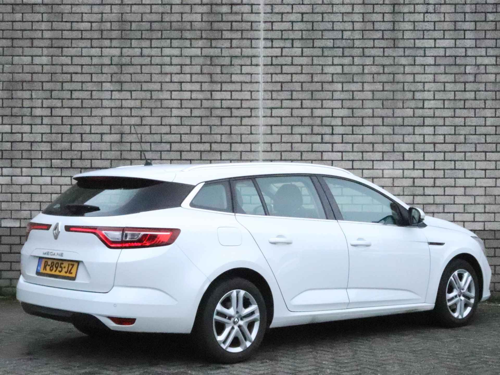 Renault Mégane Estate 1.2 TCe 130 Zen | Parkeersensoren V+A - 3/33