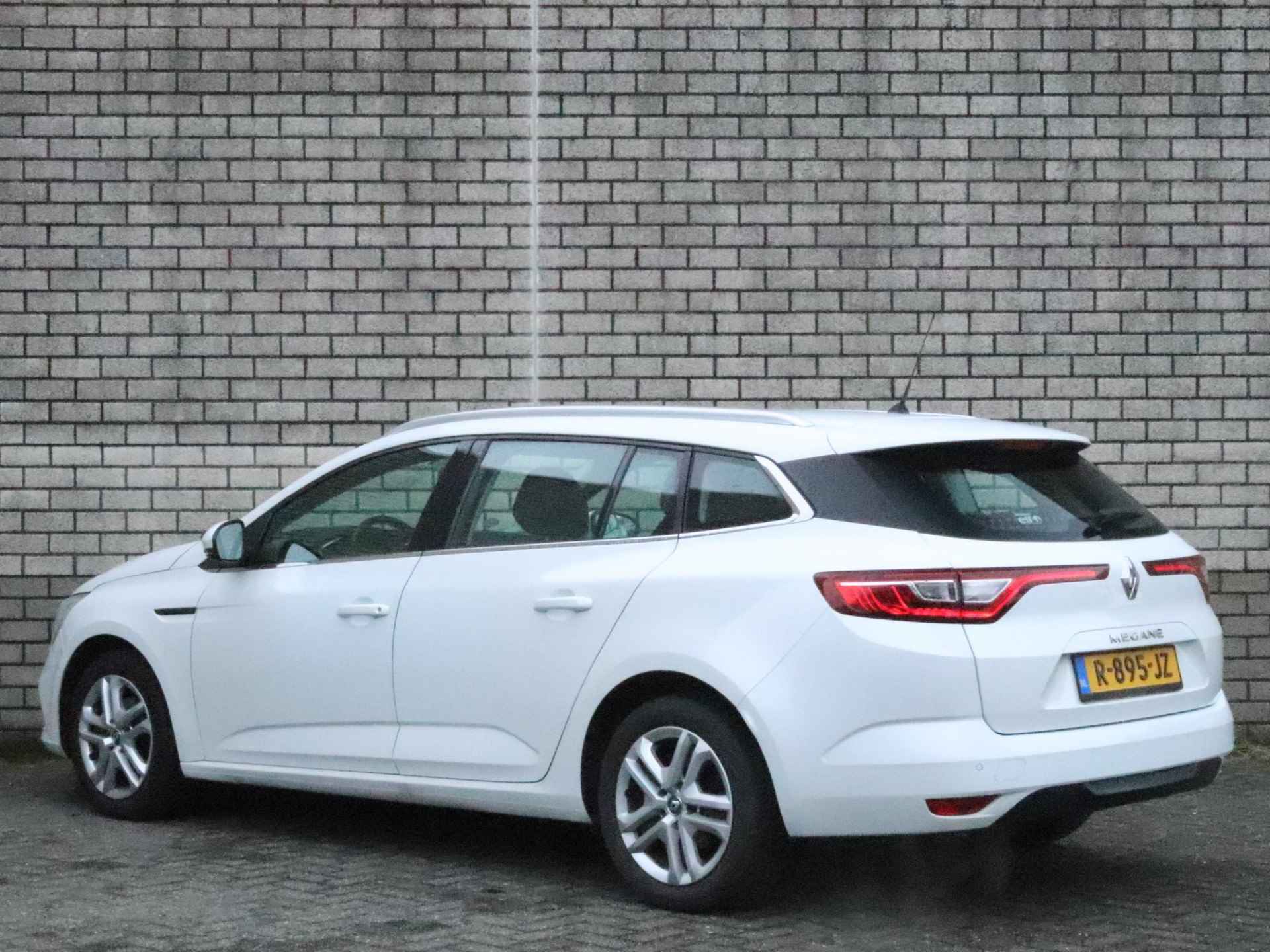 Renault Mégane Estate 1.2 TCe 130 Zen | Parkeersensoren V+A - 7/33