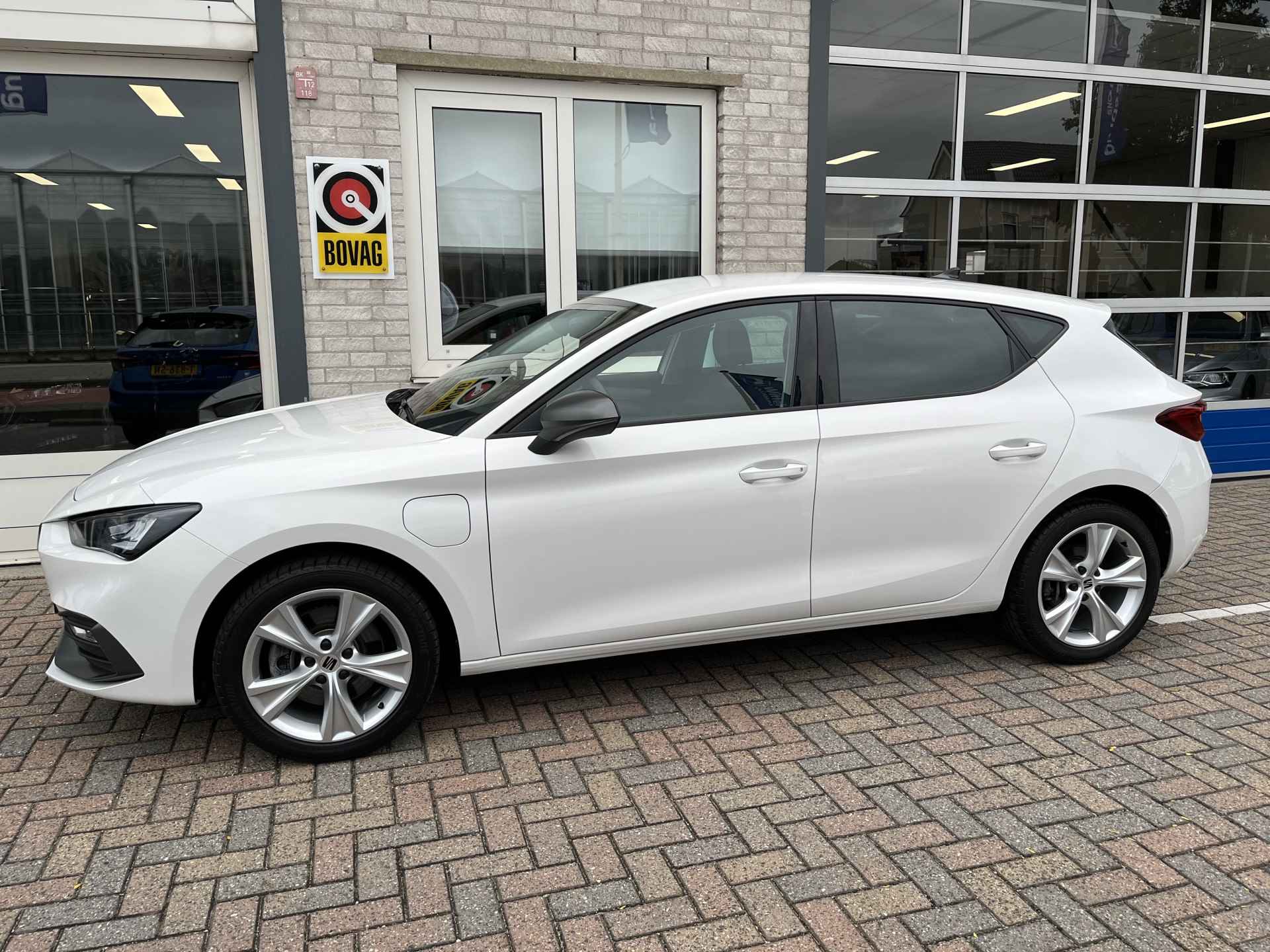 SEAT Leon 1.4 TSI eHybrid PHEV FR / AUTOMAAT/ PARK. SENSOREN/ LED/ CRUISE/ STOEL EN STUUR VERWARM./ APP CONNECT/ NAVI/ CLIMA/ DAB/ - 3/43