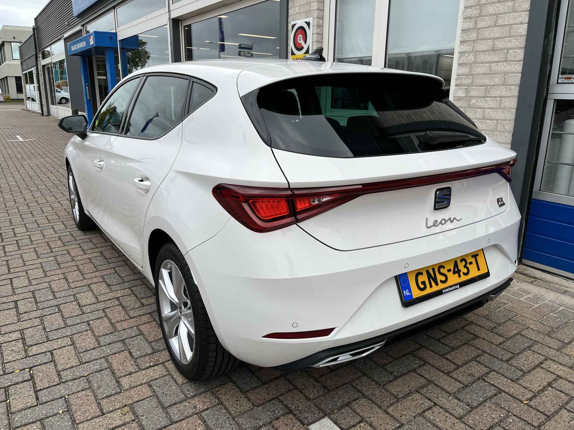 SEAT Leon 1.4 TSI eHybrid PHEV FR / AUTOMAAT/ PARK. SENSOREN/ LED/ CRUISE/ STOEL EN STUUR VERWARM./ APP CONNECT/ NAVI/ CLIMA/ DAB/ - 6/43