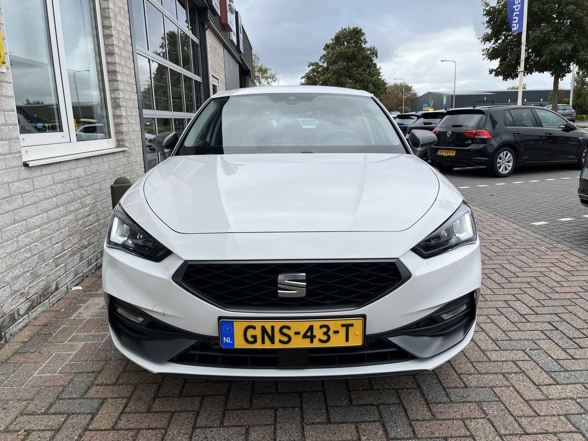 SEAT Leon 1.4 TSI eHybrid PHEV FR / AUTOMAAT/ PARK. SENSOREN/ LED/ CRUISE/ STOEL EN STUUR VERWARM./ APP CONNECT/ NAVI/ CLIMA/ DAB/ - 36/43