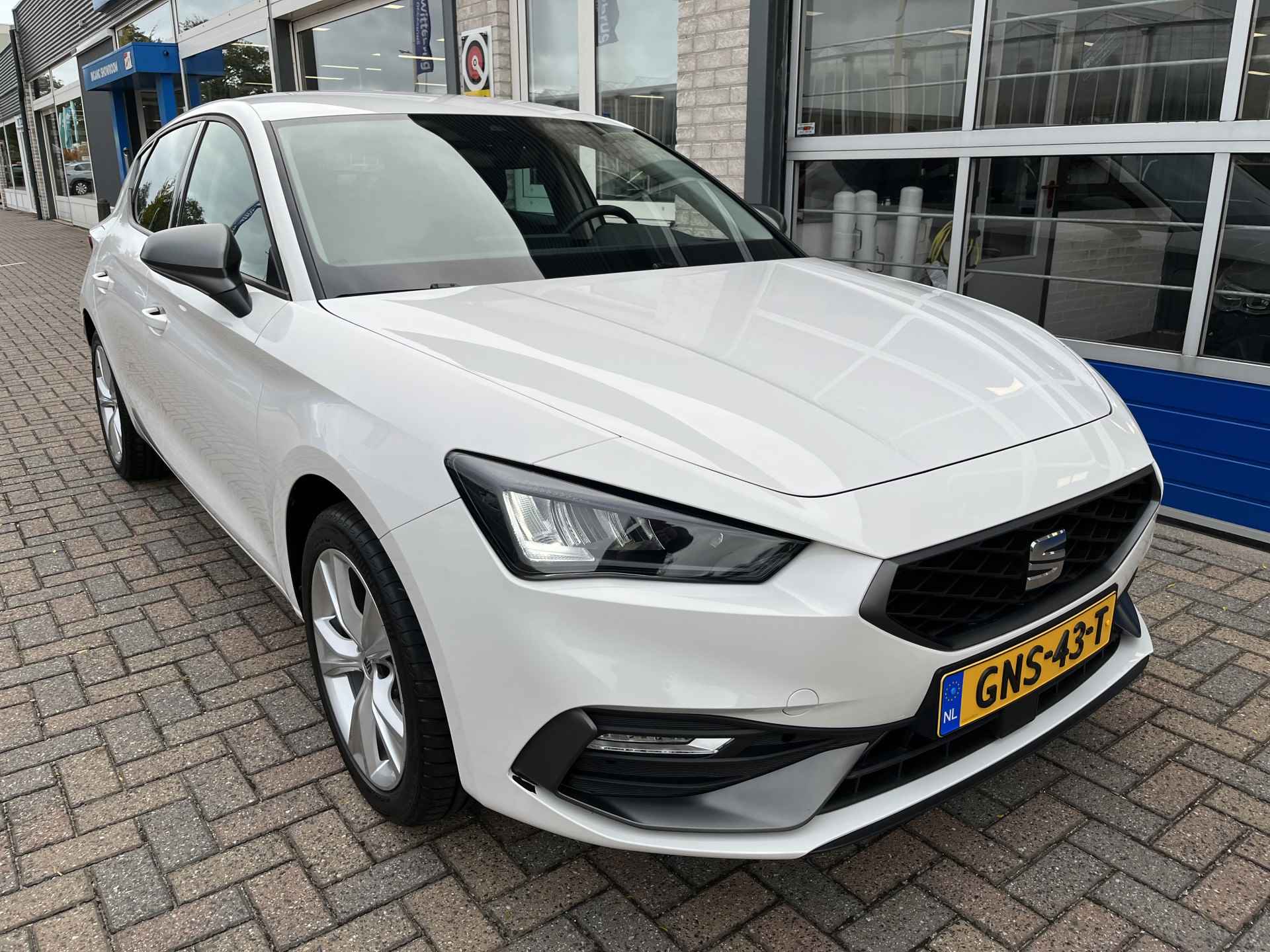 SEAT Leon 1.4 TSI eHybrid PHEV FR / AUTOMAAT/ PARK. SENSOREN/ LED/ CRUISE/ STOEL EN STUUR VERWARM./ APP CONNECT/ NAVI/ CLIMA/ DAB/ - 40/43