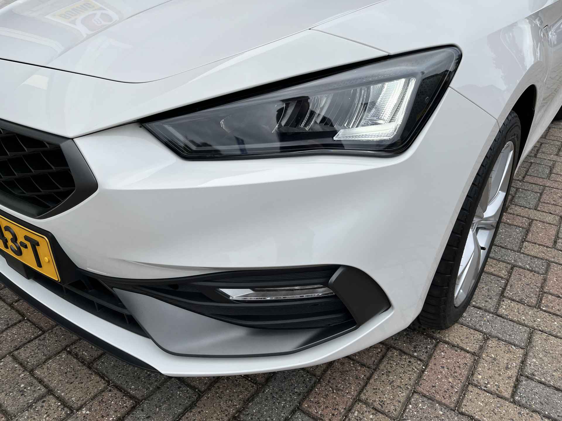 SEAT Leon 1.4 TSI eHybrid PHEV FR / AUTOMAAT/ PARK. SENSOREN/ LED/ CRUISE/ STOEL EN STUUR VERWARM./ APP CONNECT/ NAVI/ CLIMA/ DAB/ - 41/43