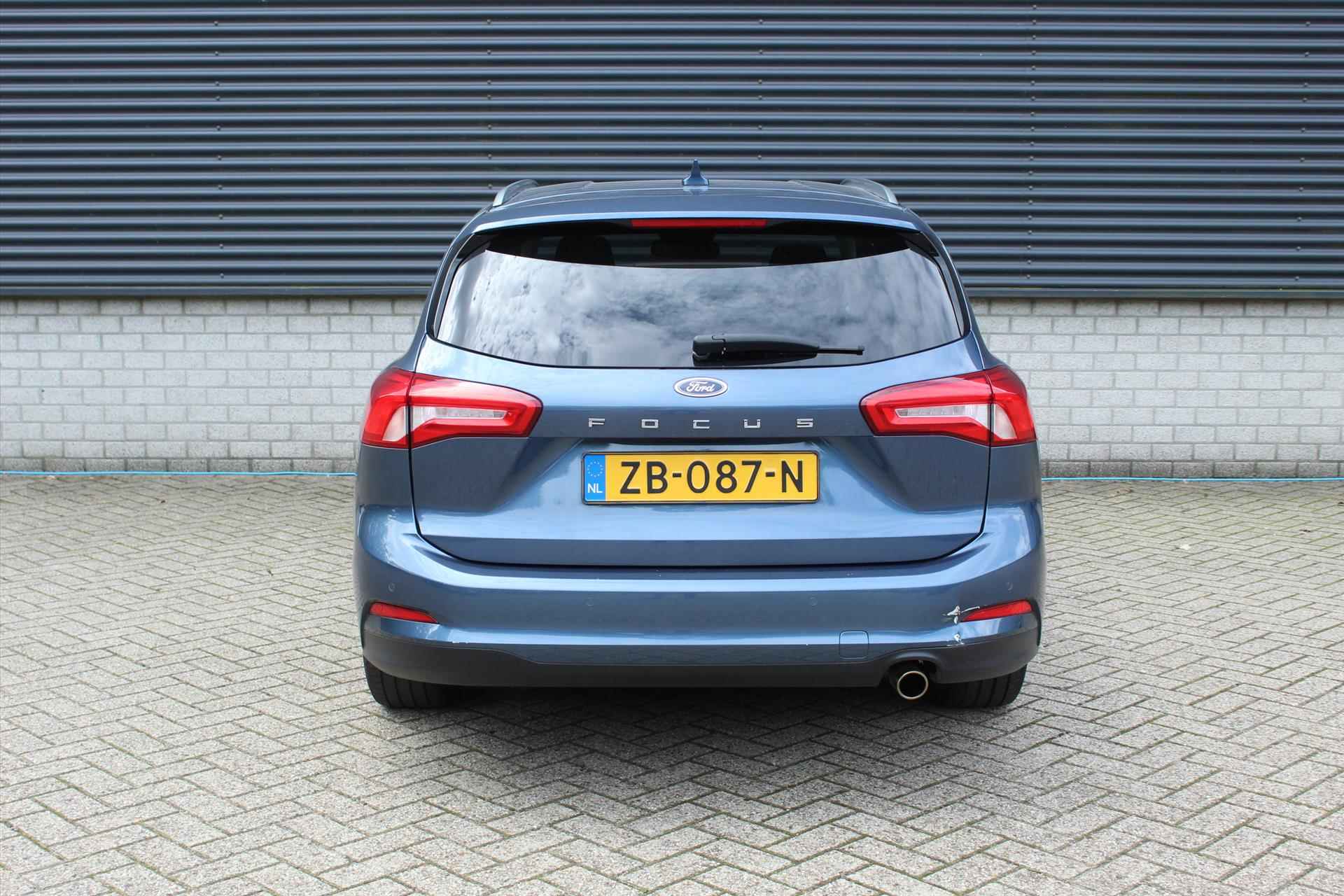 Ford Focus Wagon Titanium 1.0 Ecoboost 125 pk KEYLESS NAVI PDC PRIVACY GLASS - 4/34