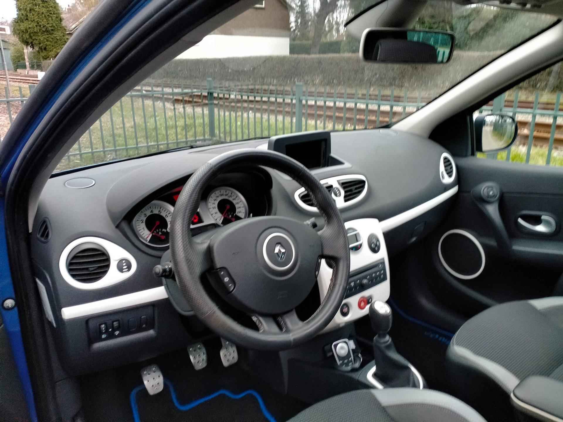 Renault Clio 1.6 GT sport airco pdc cruise navi panorama dak ALLINPRIJS - 9/25