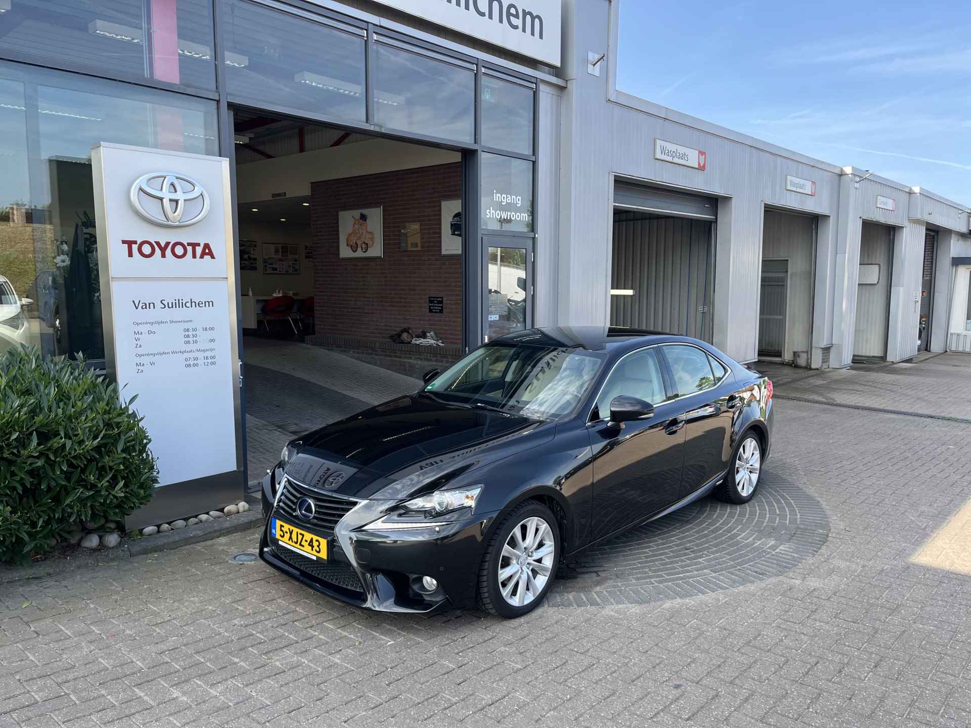 Lexus IS 300h Edition - 5/25