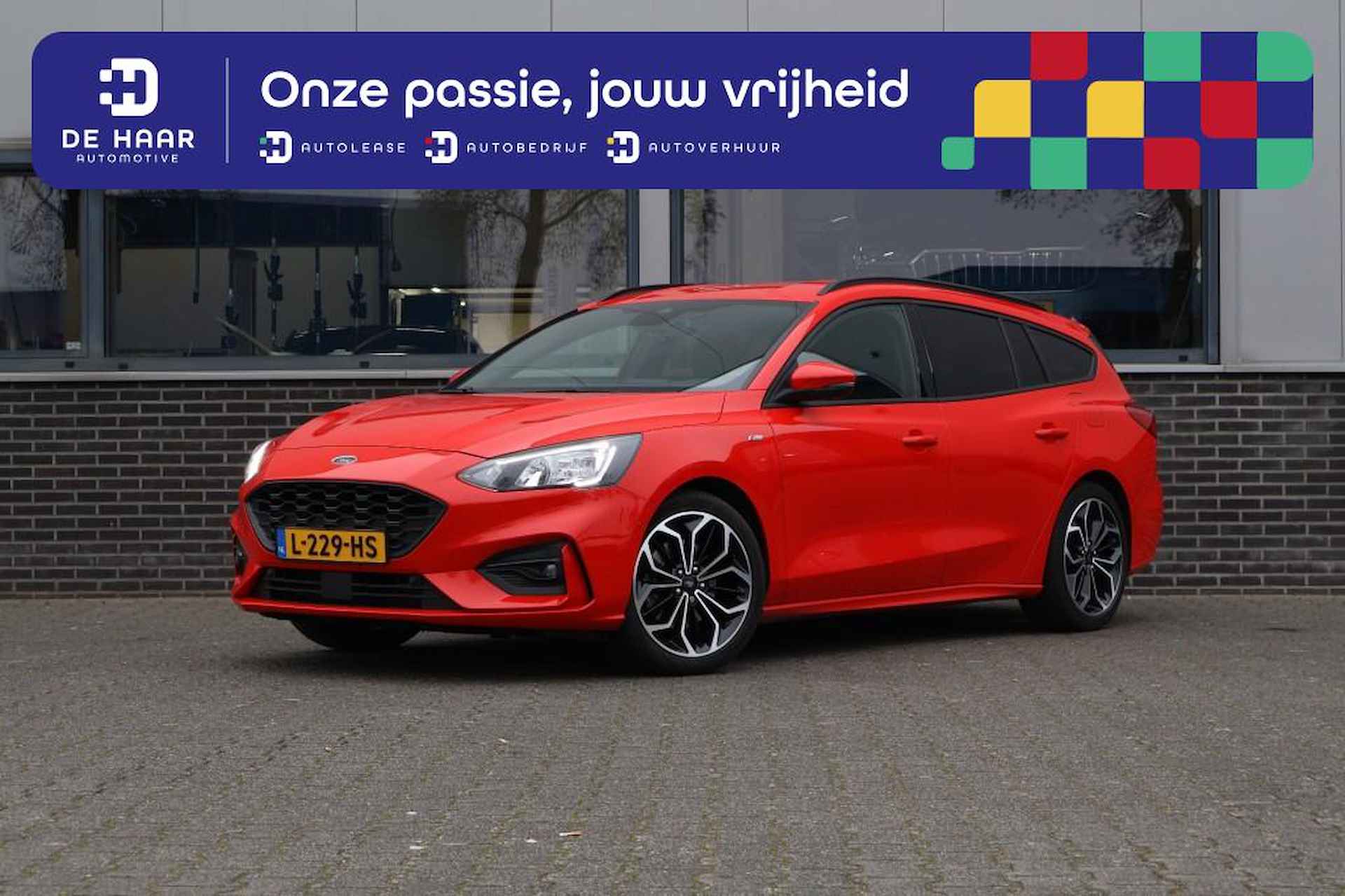 FORD Focus 1.0 Ecoboost ST-Line X Bus. - Dodehoeksensoren - Navi - Parkeerc