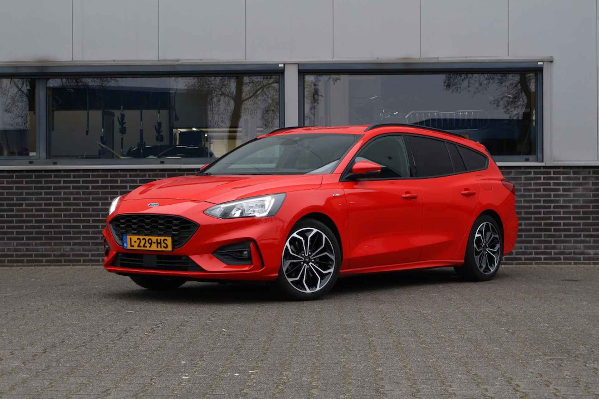 FORD Focus 1.0 Ecoboost ST-Line X Bus. - Dodehoeksensoren - Navi - Parkeerc - 2/25