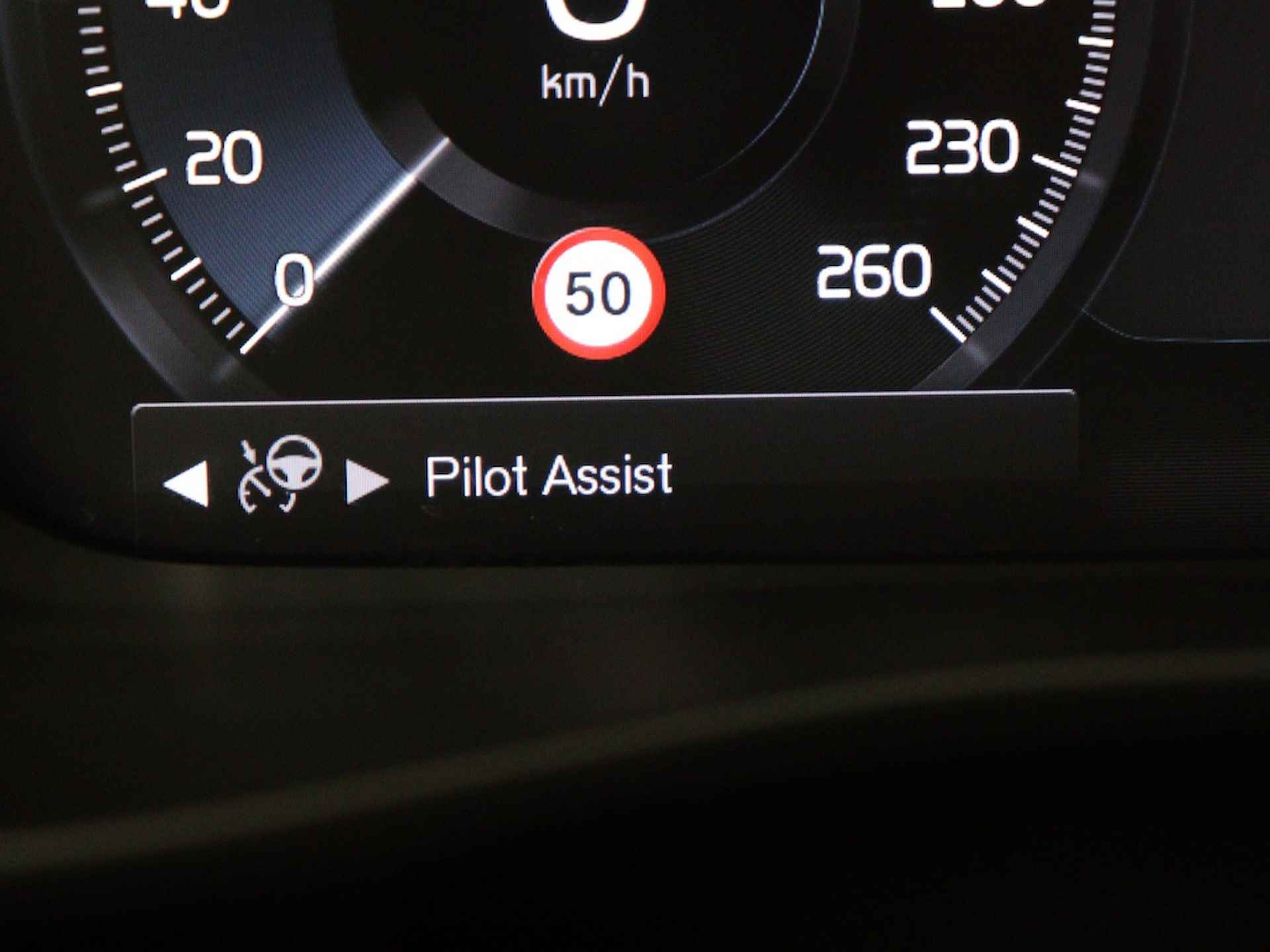 Volvo XC40 T5 PLUG-IN HYBRID R-DESIGN ACC BLIS KEYLESS NAVI CAMERA - 29/42