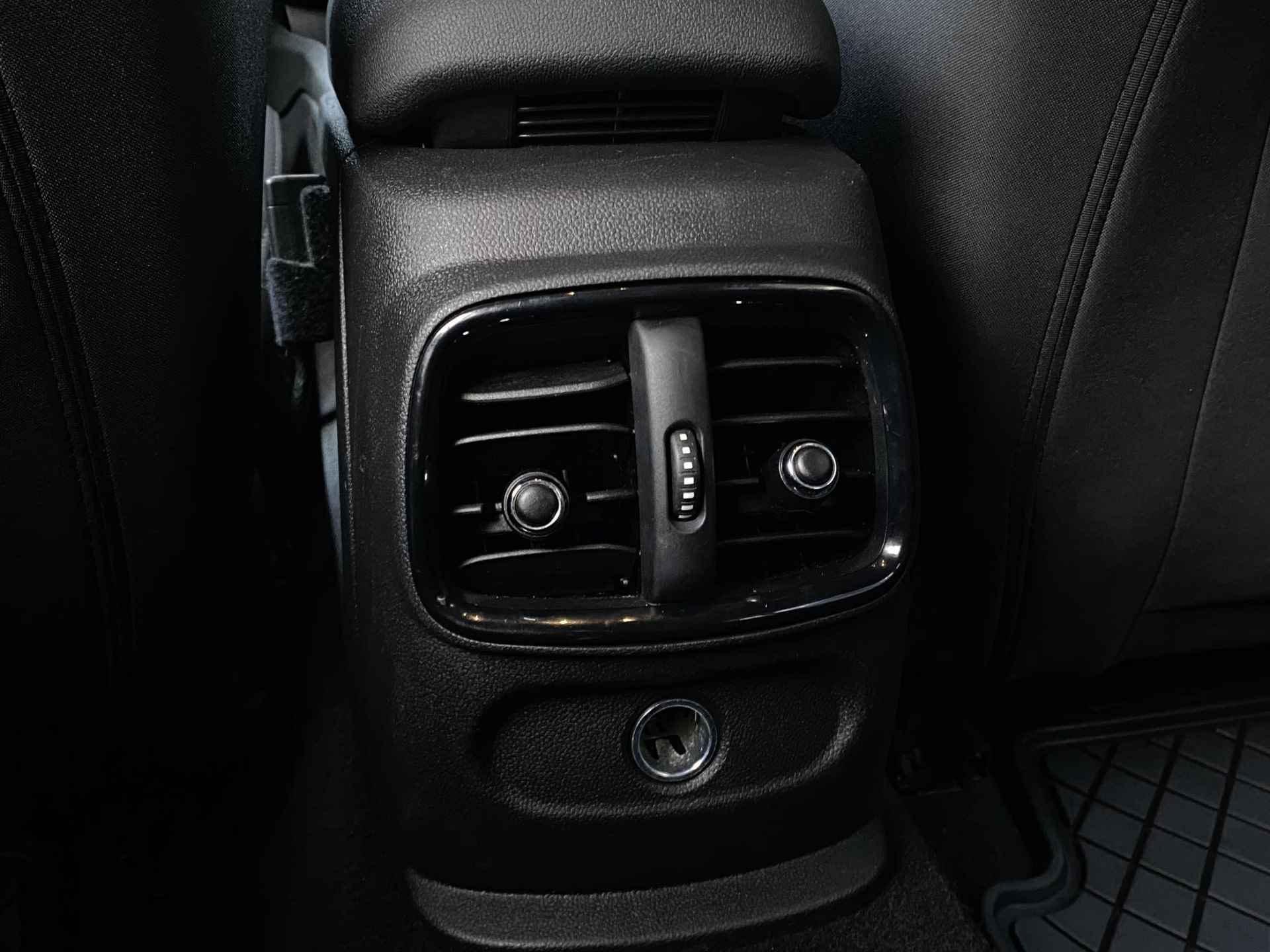 Mini Mini Clubman 2.0 Cooper S | Navigatie | Stoelverwarming voor | Harman/Kardon geluidsinstallatie | parkeersensoren achter | Klimaat controle | - 9/38