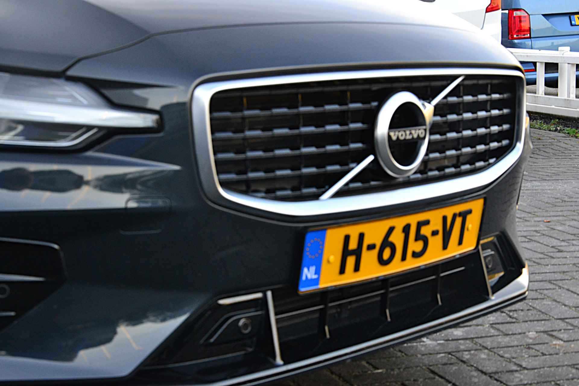 Volvo V60 T4 R-Design Polestar Engineered | Adaptive Cruise | Sportonderstel | Lighting-Pack | Panoramadak | Trekhaak | BLIS - 11/31