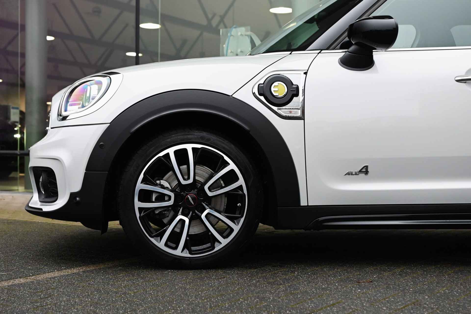 MINI Countryman Cooper SE ALL4 Automaat / JCW Trim Pakket / Panoramadak / Achteruitrijcamera / JCW Sportstoelen / Active Cruise Control / Adaptieve LED / Comfort Access / - 8/30