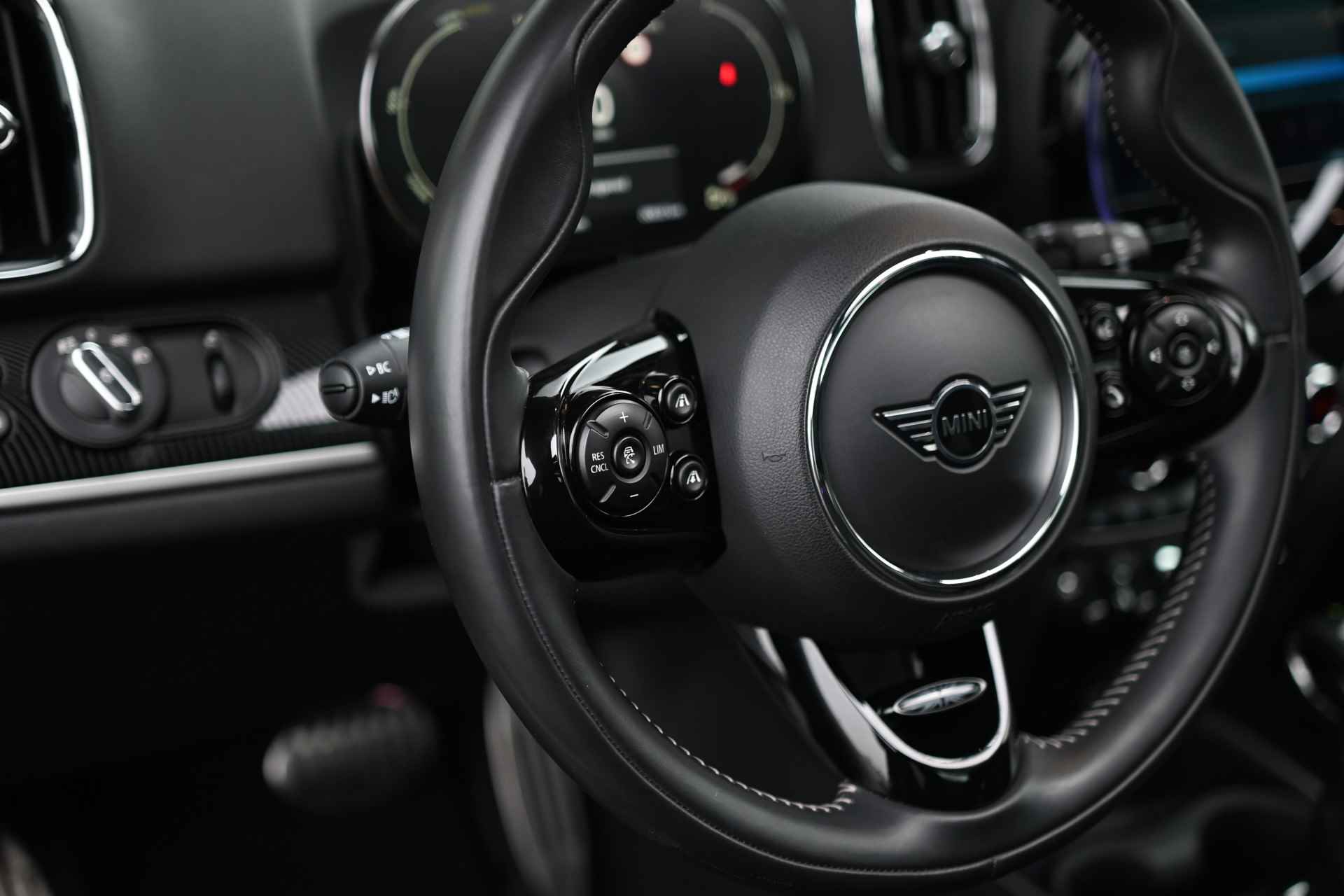 MINI Countryman Cooper SE ALL4 Automaat / JCW Trim Pakket / Panoramadak / Achteruitrijcamera / JCW Sportstoelen / Active Cruise Control / Adaptieve LED / Comfort Access / - 14/30