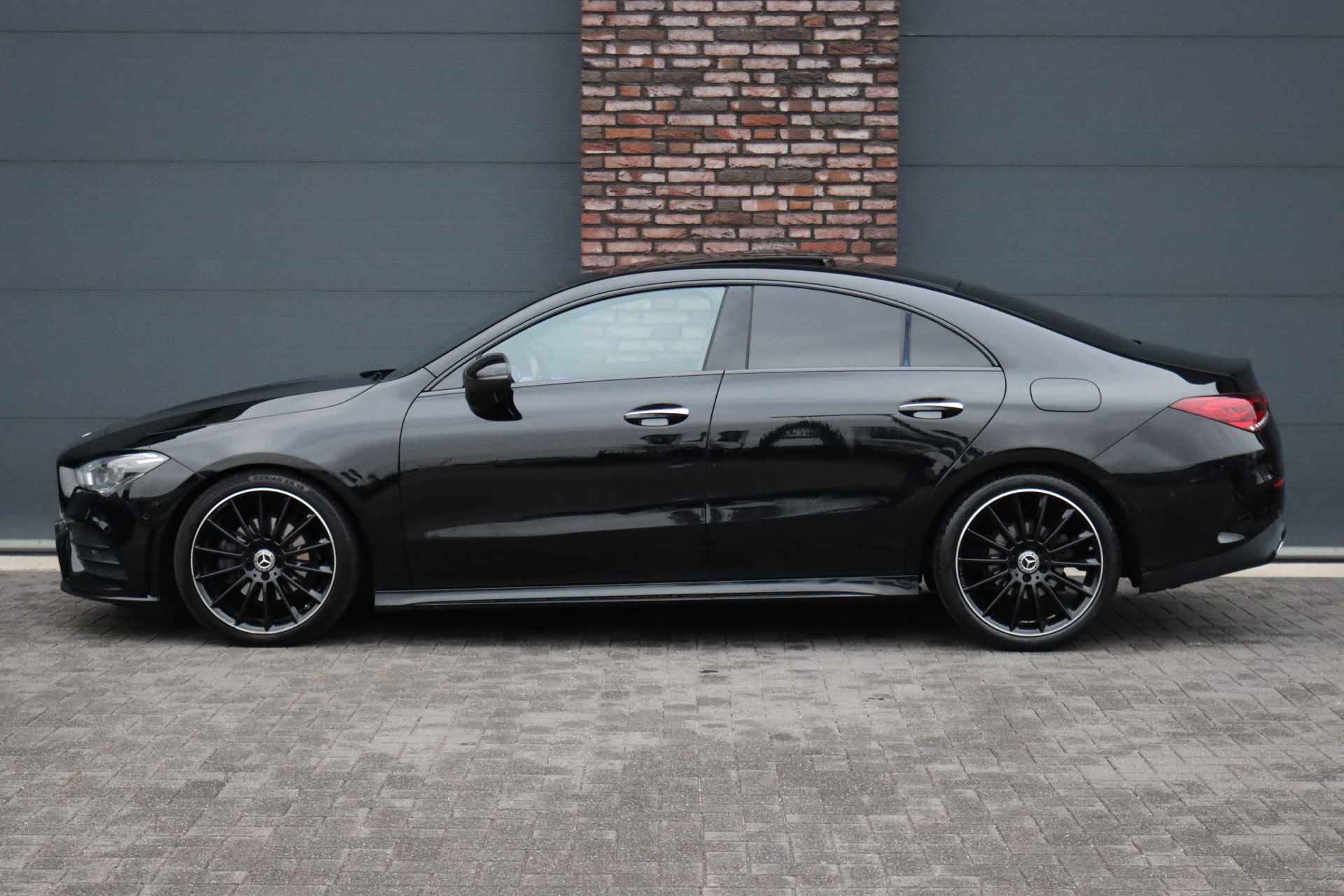 Mercedes-Benz CLA-Klasse 180 AMG Line Aut7 | Panoramadak | Memory | Sfeerverlichting | Camera | Advanced Sound System | Keyless Go | Zitcomfortpakket | Cruise Control | Multibeam LED | - 10/31